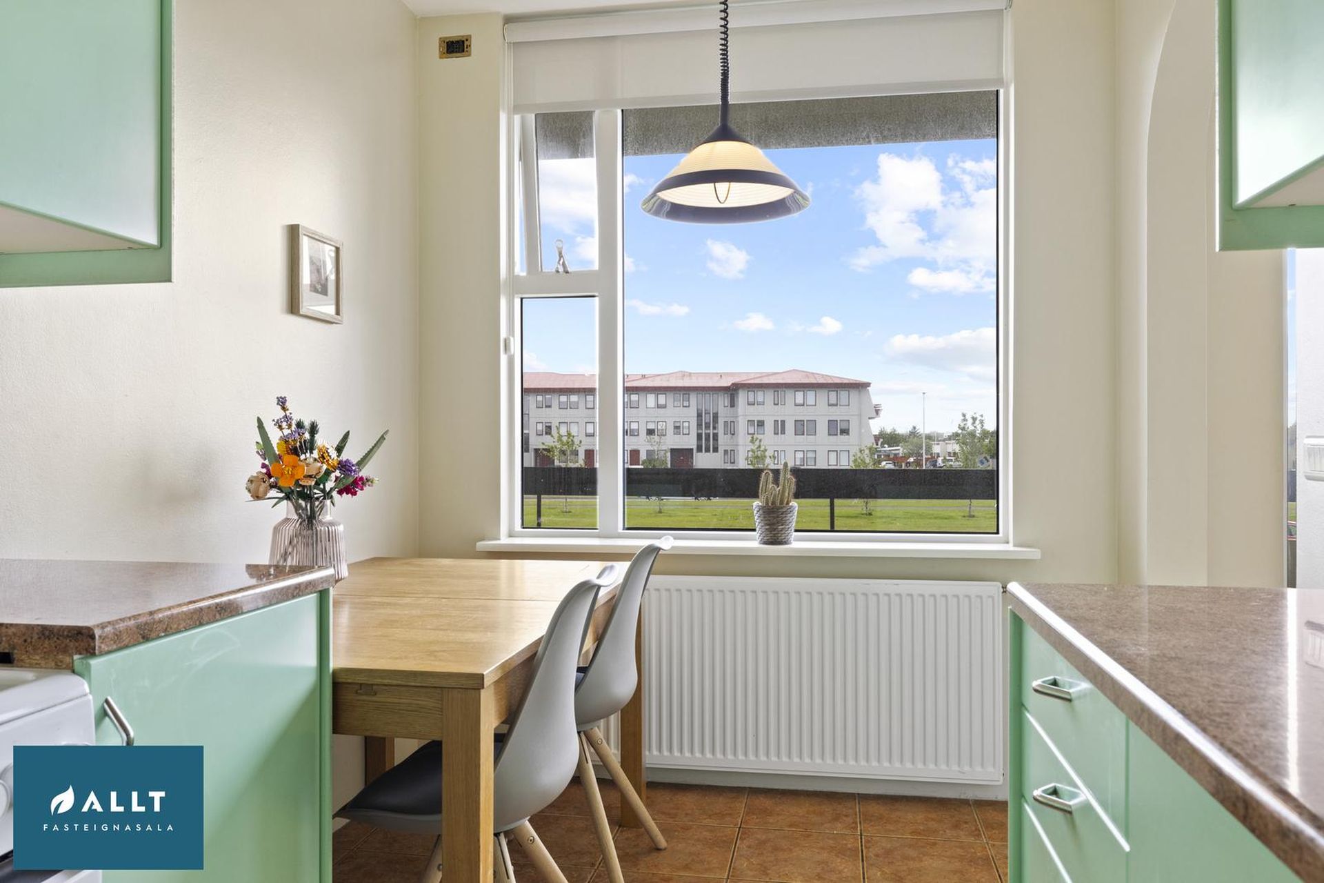 Heiðarhvammur 8, 230 Reykjanesbær