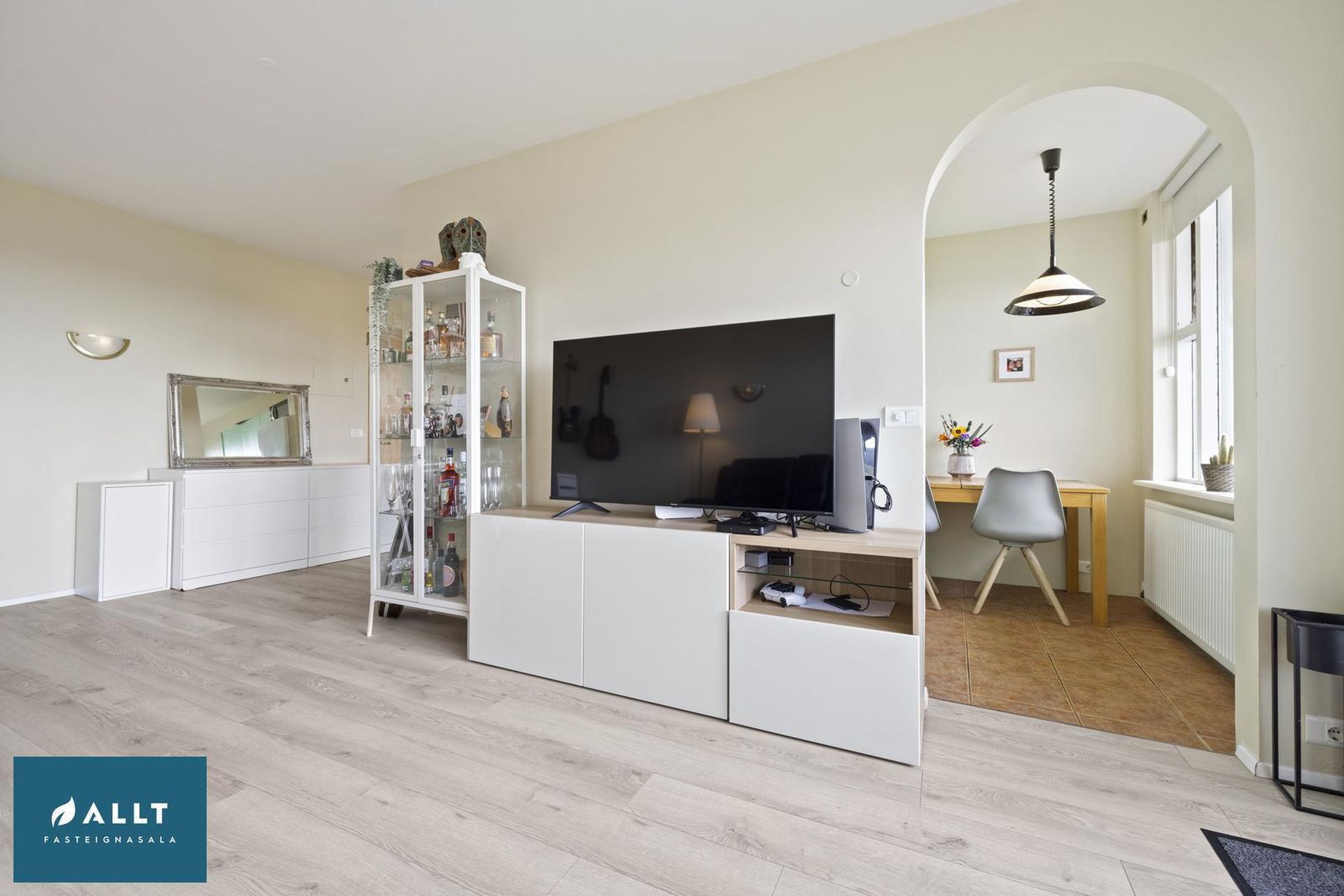 Heiðarhvammur 8, 230 Reykjanesbær