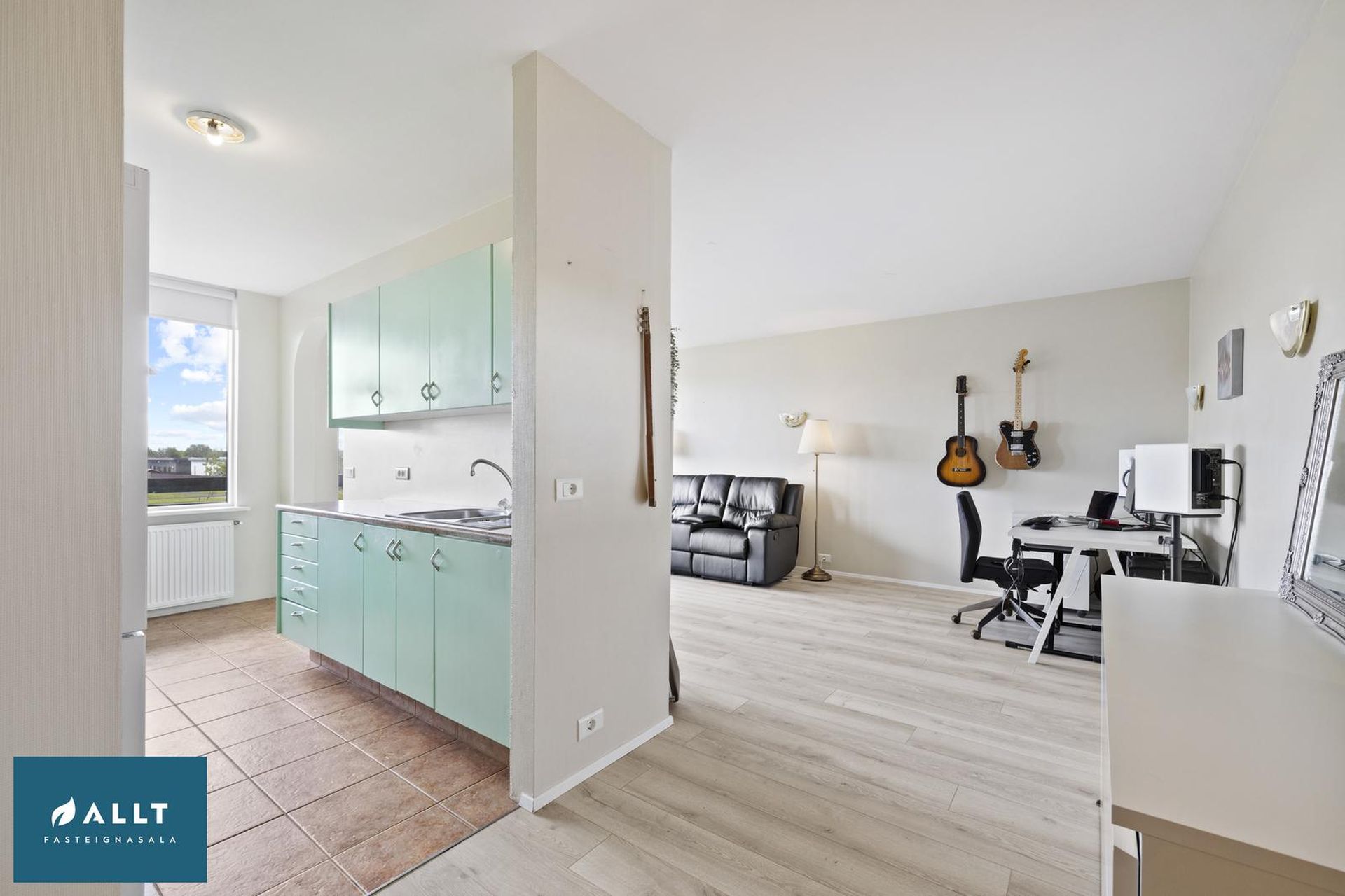 Heiðarhvammur 8, 230 Reykjanesbær