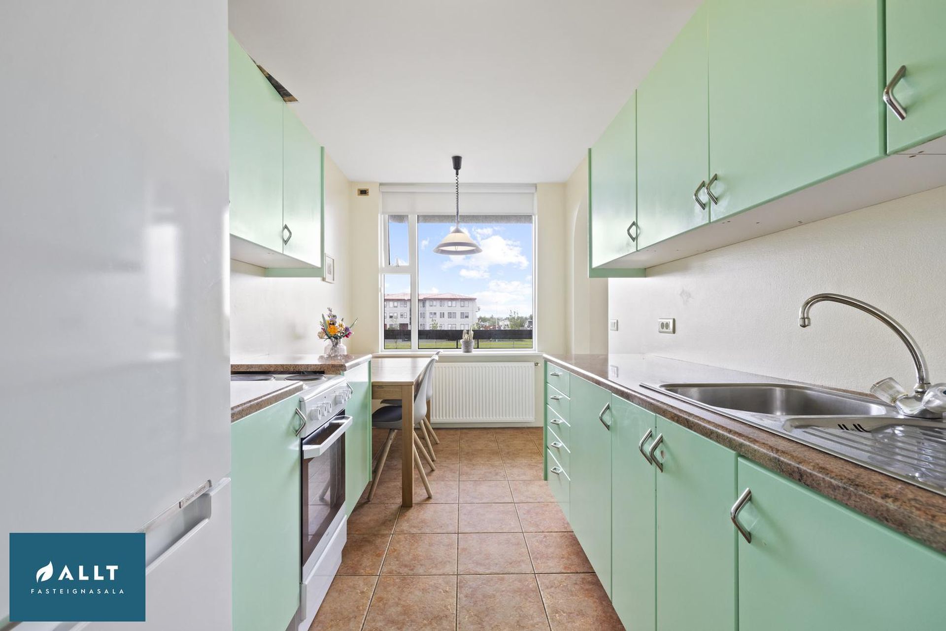 Heiðarhvammur 8, 230 Reykjanesbær