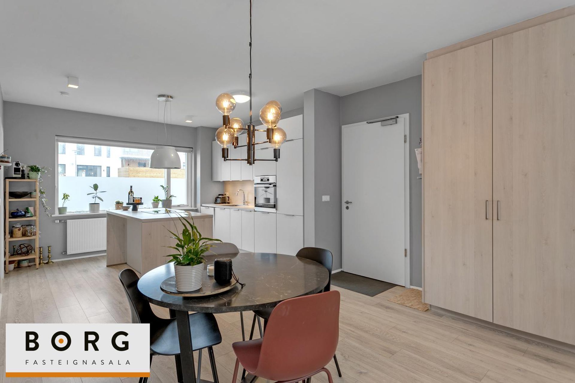 Holtsvegur 13, 210 Garðabær