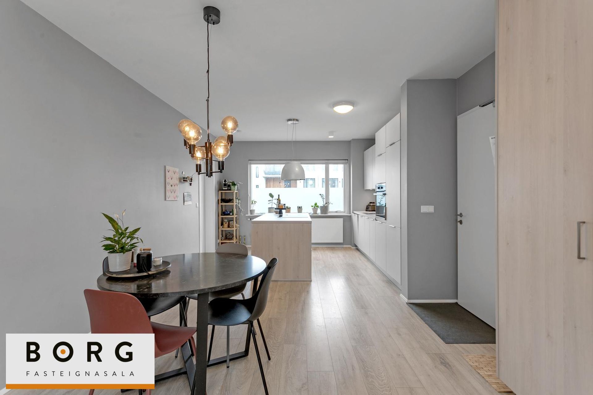 Holtsvegur 13, 210 Garðabær