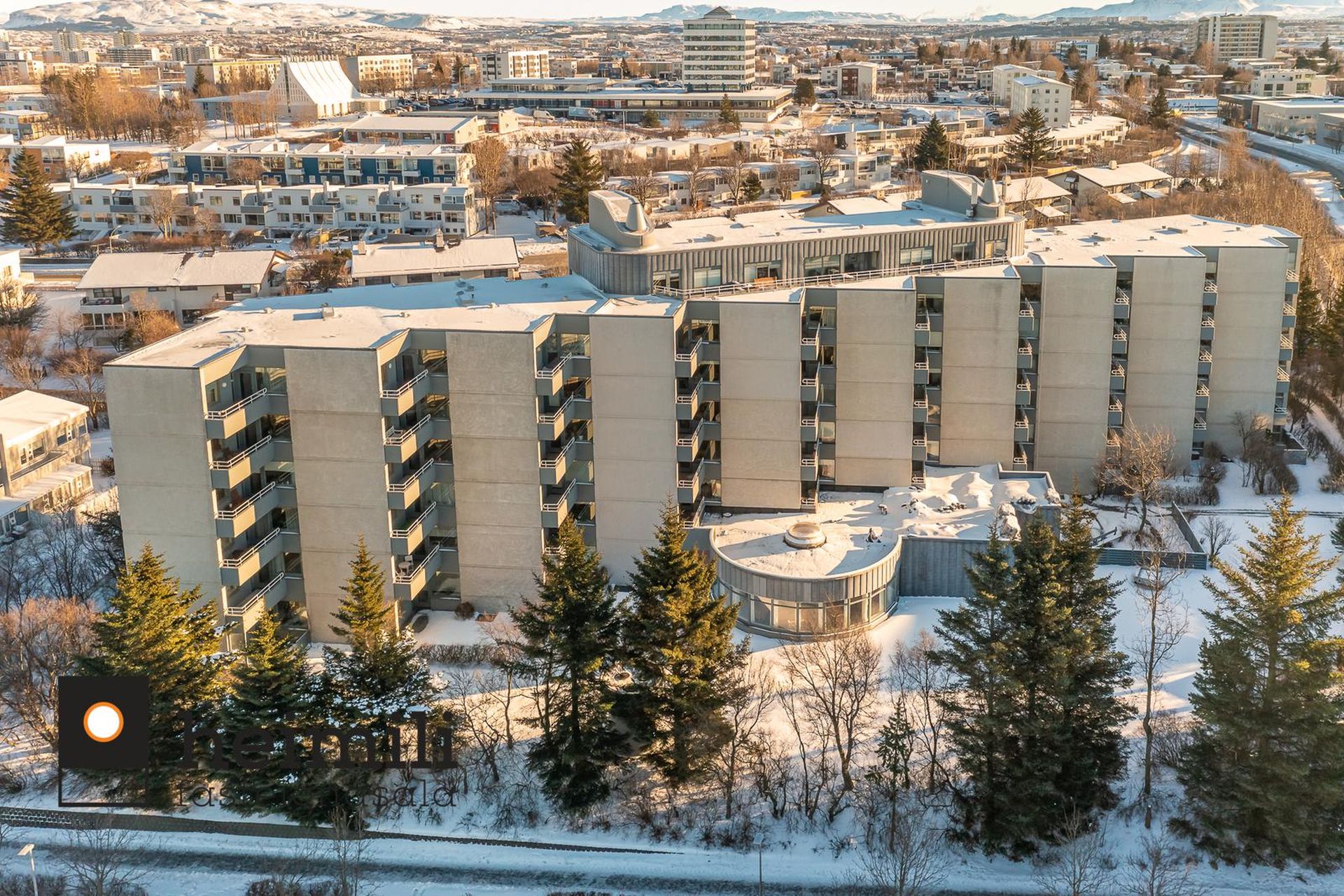 Hvassaleiti 58, 103 Reykjavík