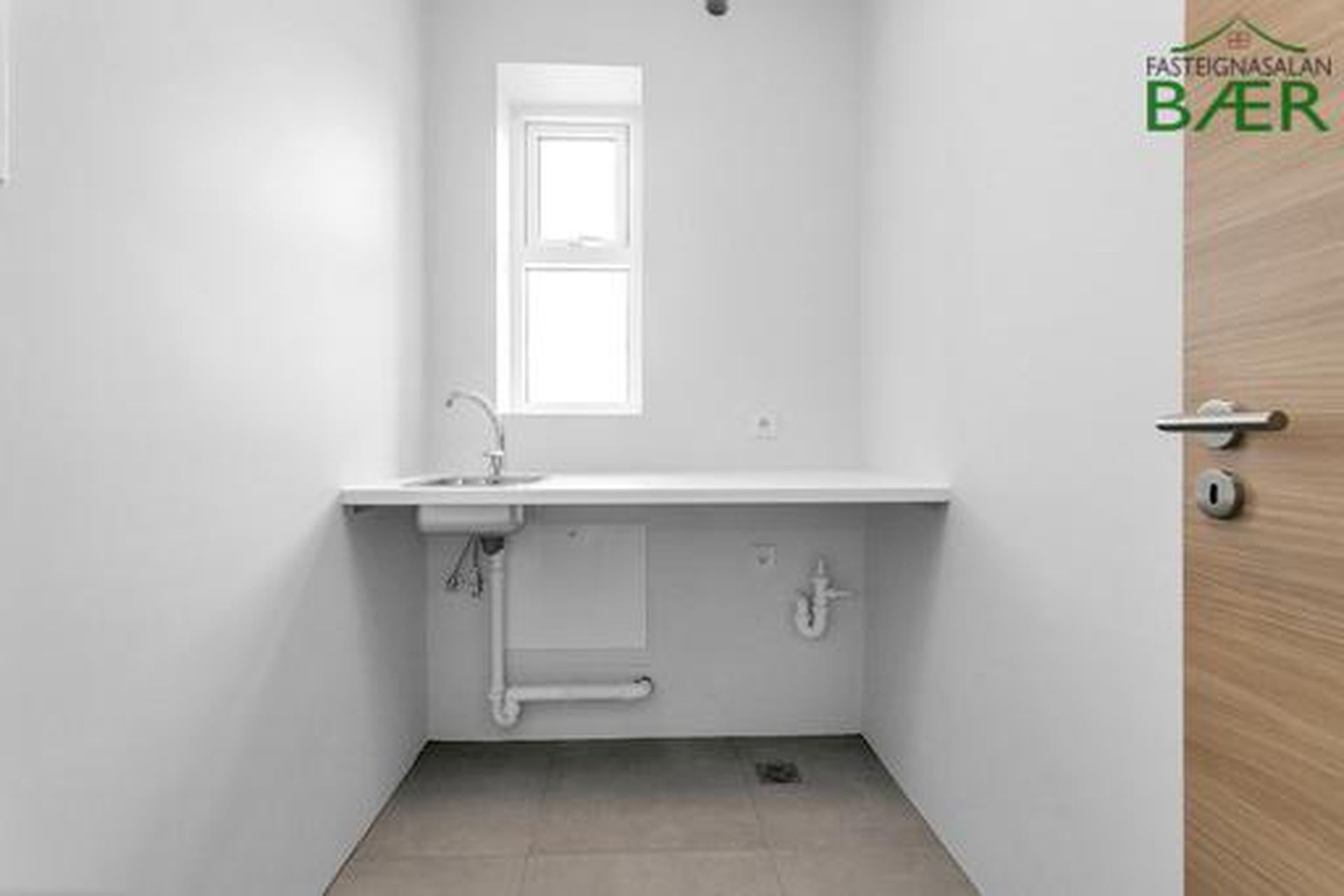 Smyrilshlíð 14, 102 Reykjavík