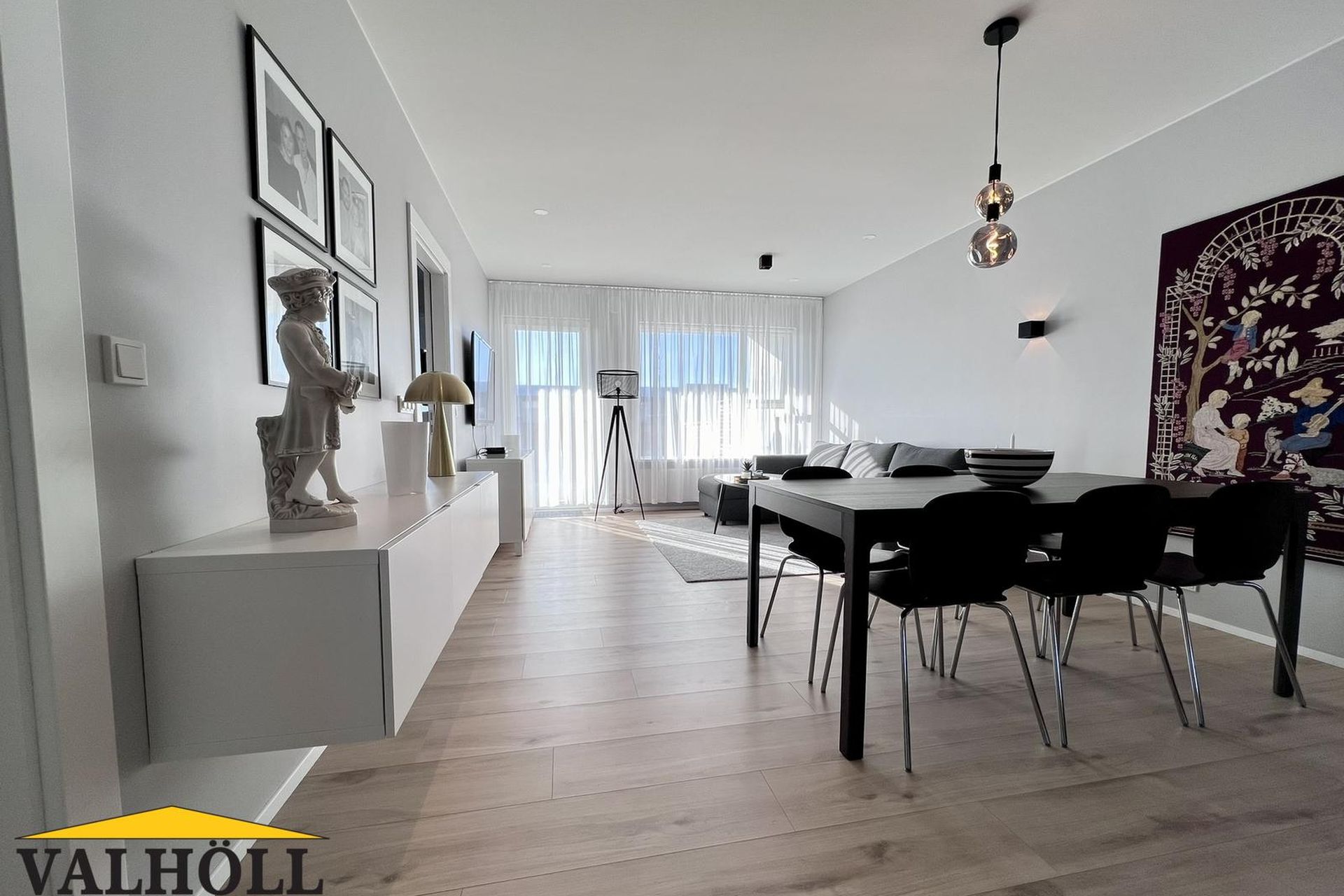 Dalsbraut 24, 260 Reykjanesbær