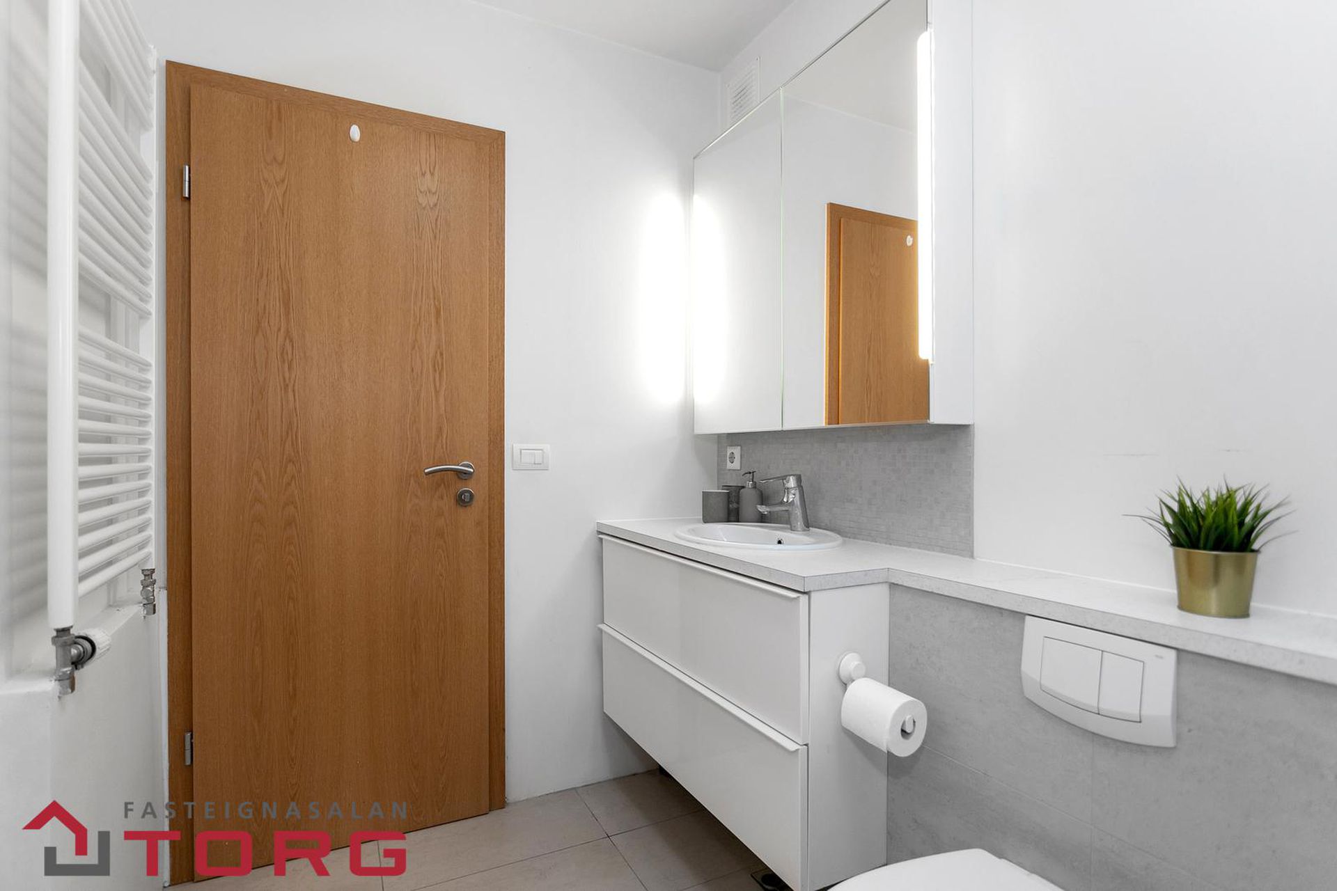 Ugluhólar 6, 111 Reykjavík