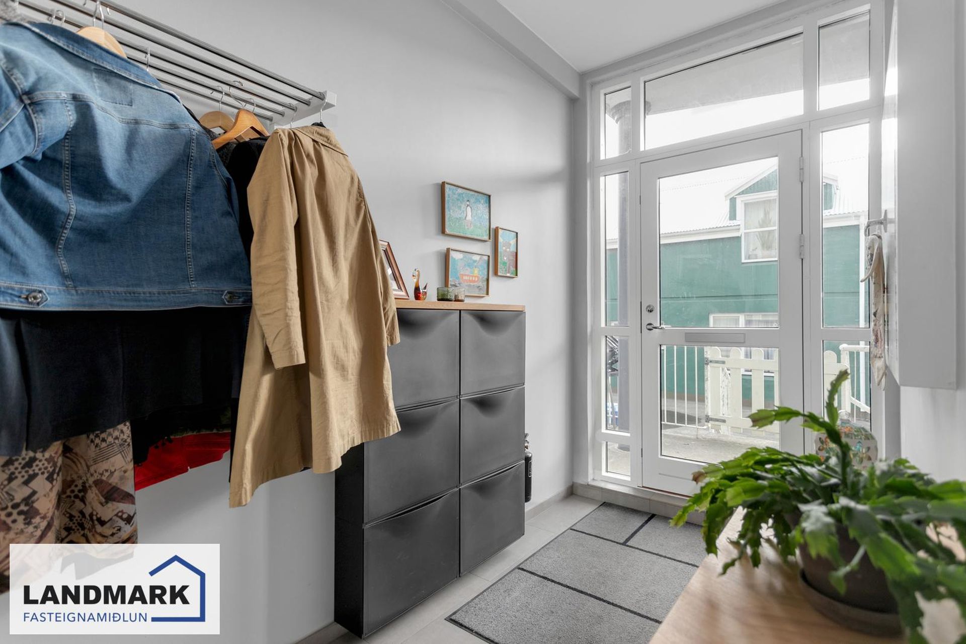 Hringbraut 119, 101 Reykjavík