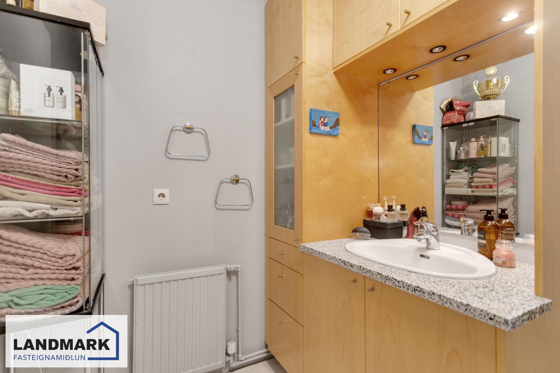 Hringbraut 119, 101 Reykjavík
