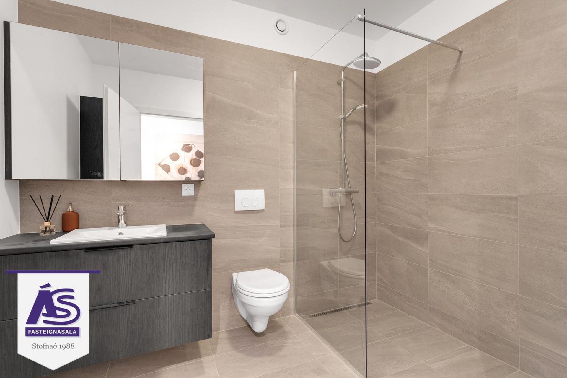 Hringhamar 21, 221 Hafnarfjörður