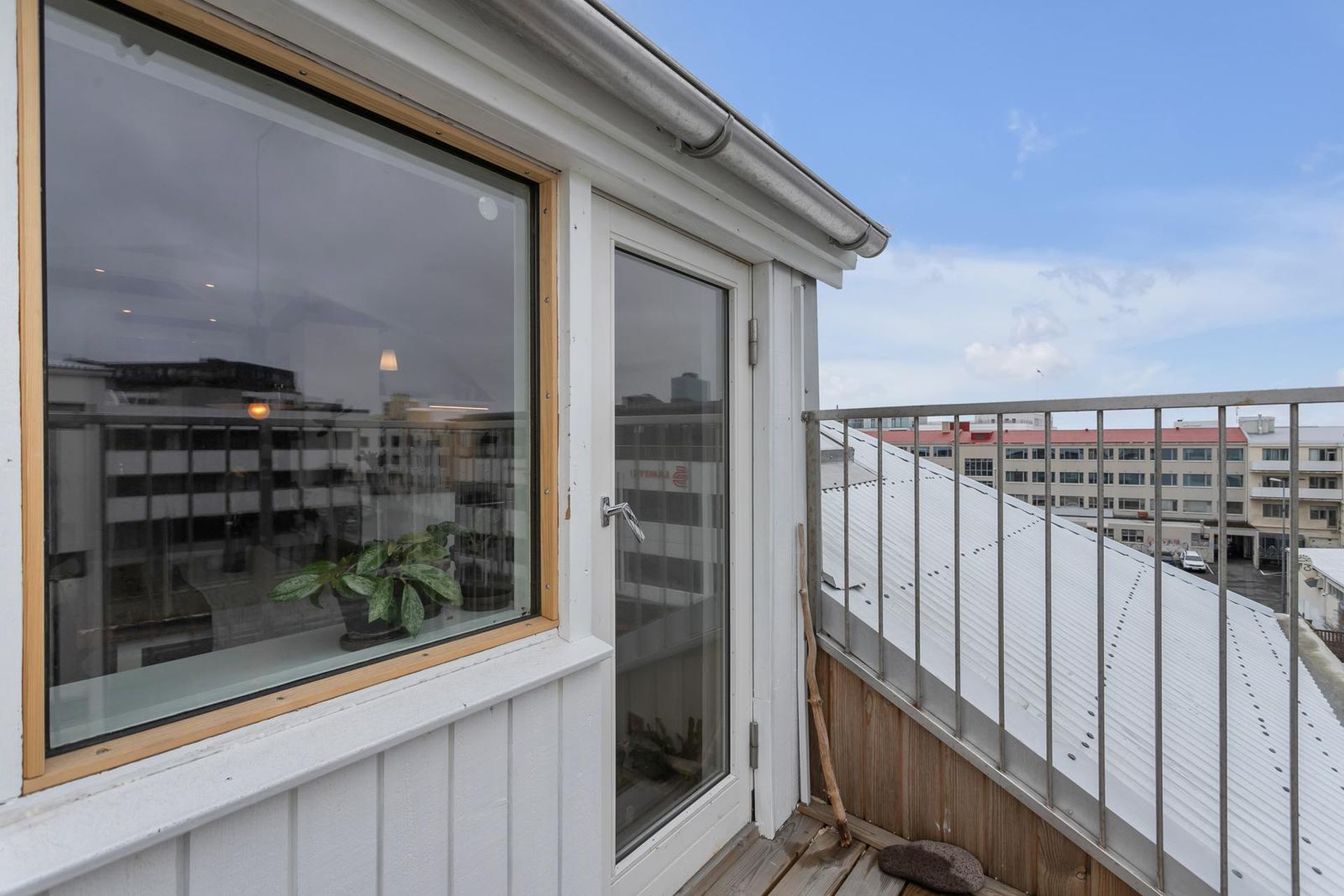 Grettisgata 98, 105 Reykjavík