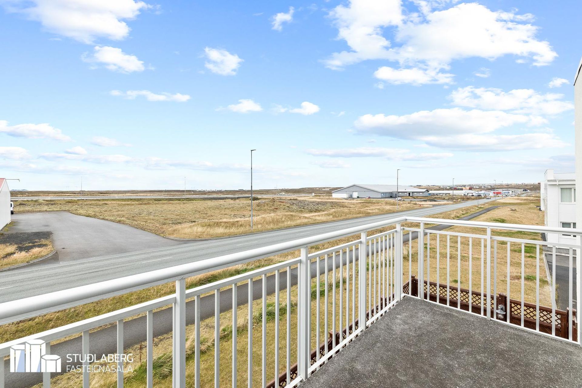 Tjarnabakki 4, 260 Reykjanesbær