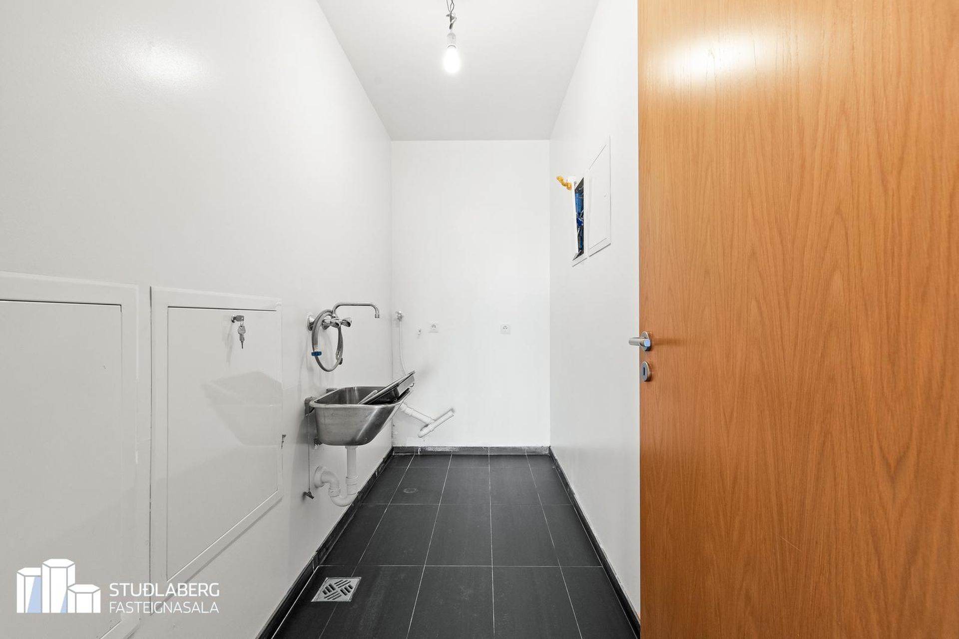 Tjarnabakki 4, 260 Reykjanesbær