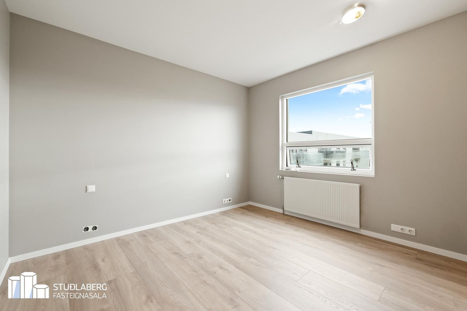 Tjarnabakki 4, 260 Reykjanesbær