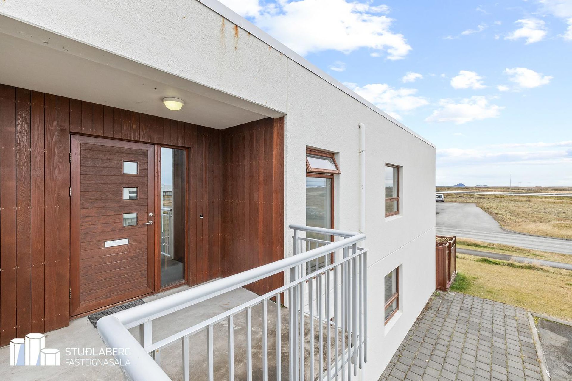 Tjarnabakki 4, 260 Reykjanesbær