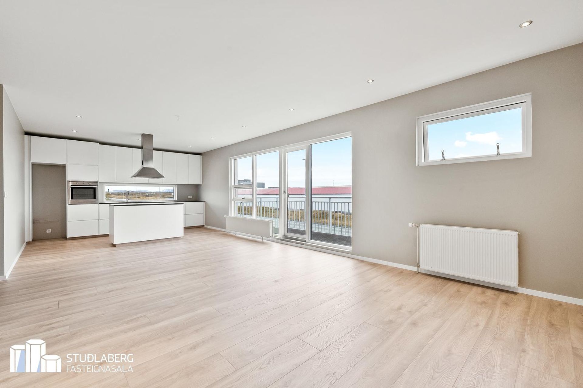 Tjarnabakki 4, 260 Reykjanesbær