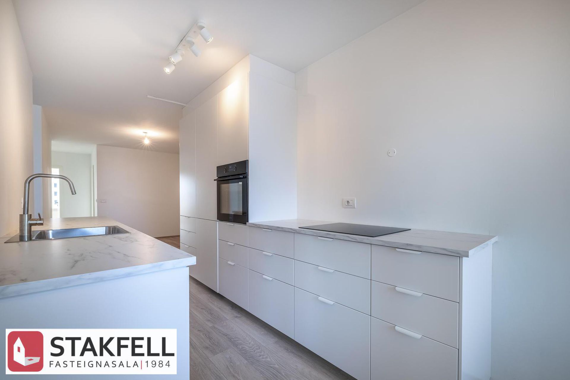 Dúfnahólar 4, 111 Reykjavík