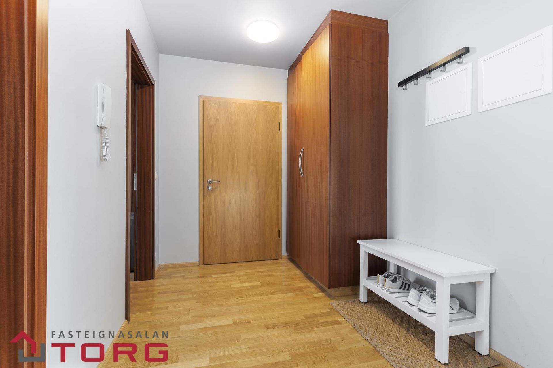 Tjarnabraut 14, 260 Reykjanesbær