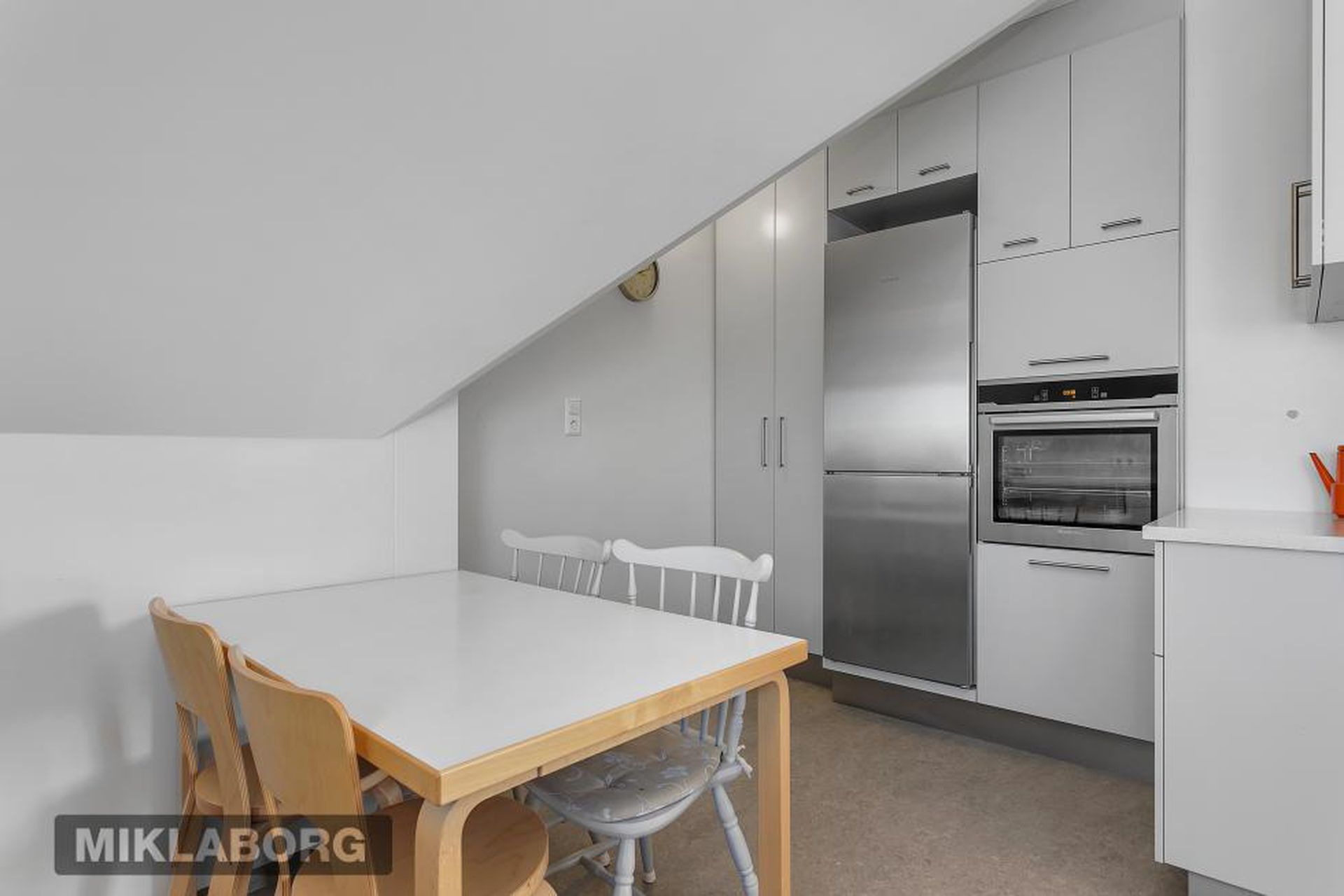 Ægisíða 76, 107 Reykjavík