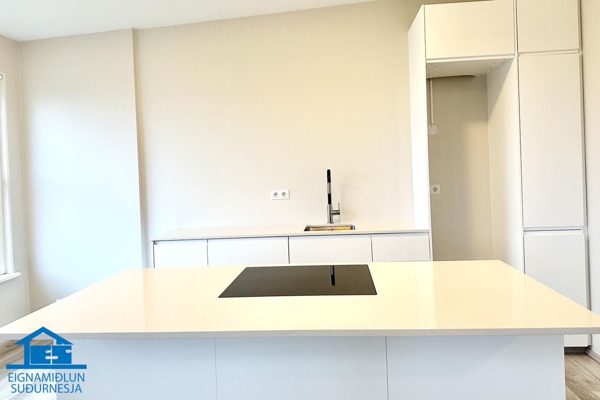 Tjarnabraut 14, 260 Reykjanesbær