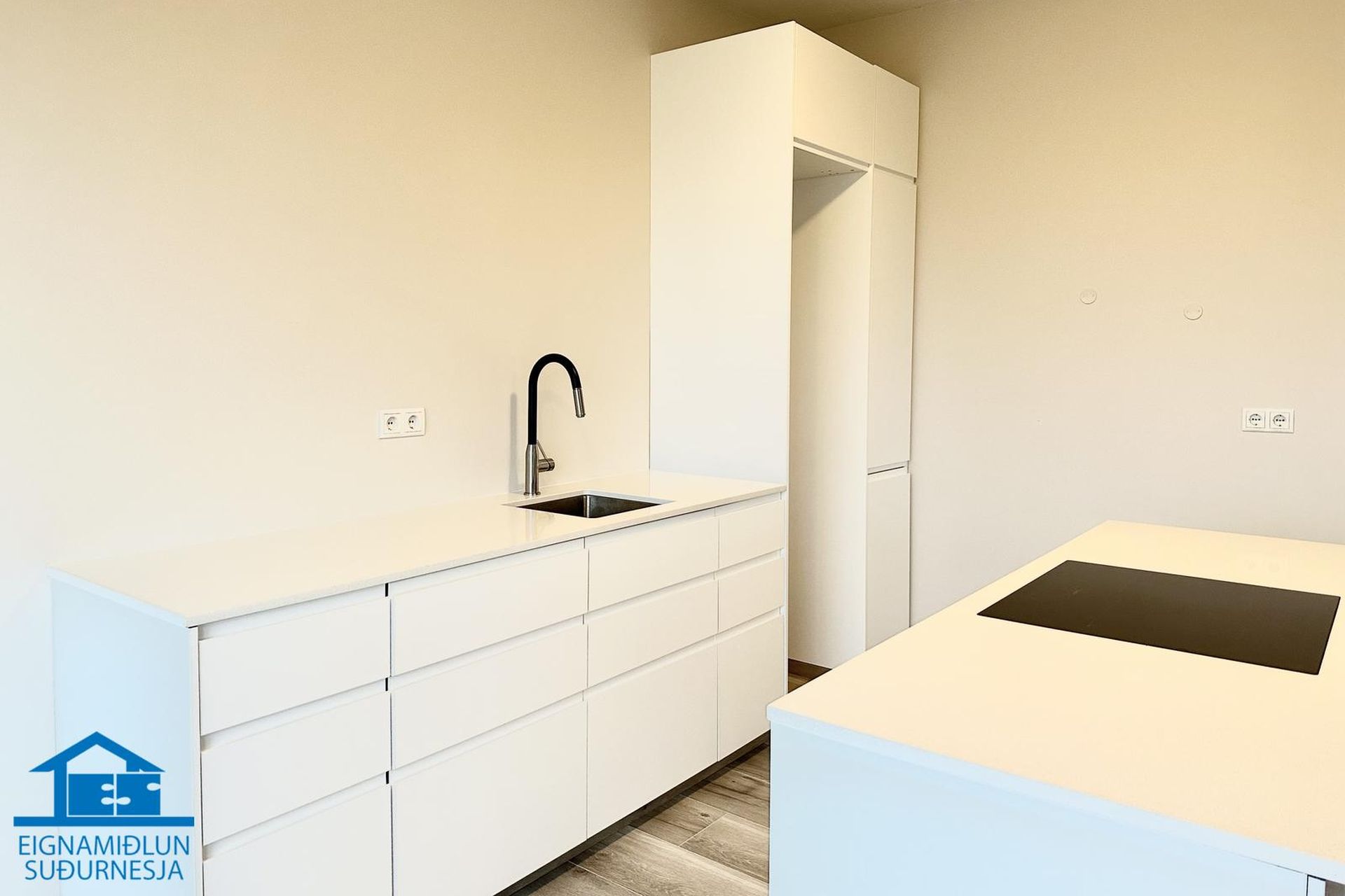 Tjarnabraut 14, 260 Reykjanesbær