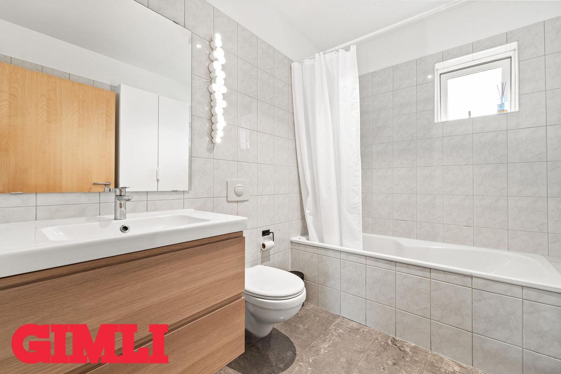 Þórðarsveigur 16, 113 Reykjavík