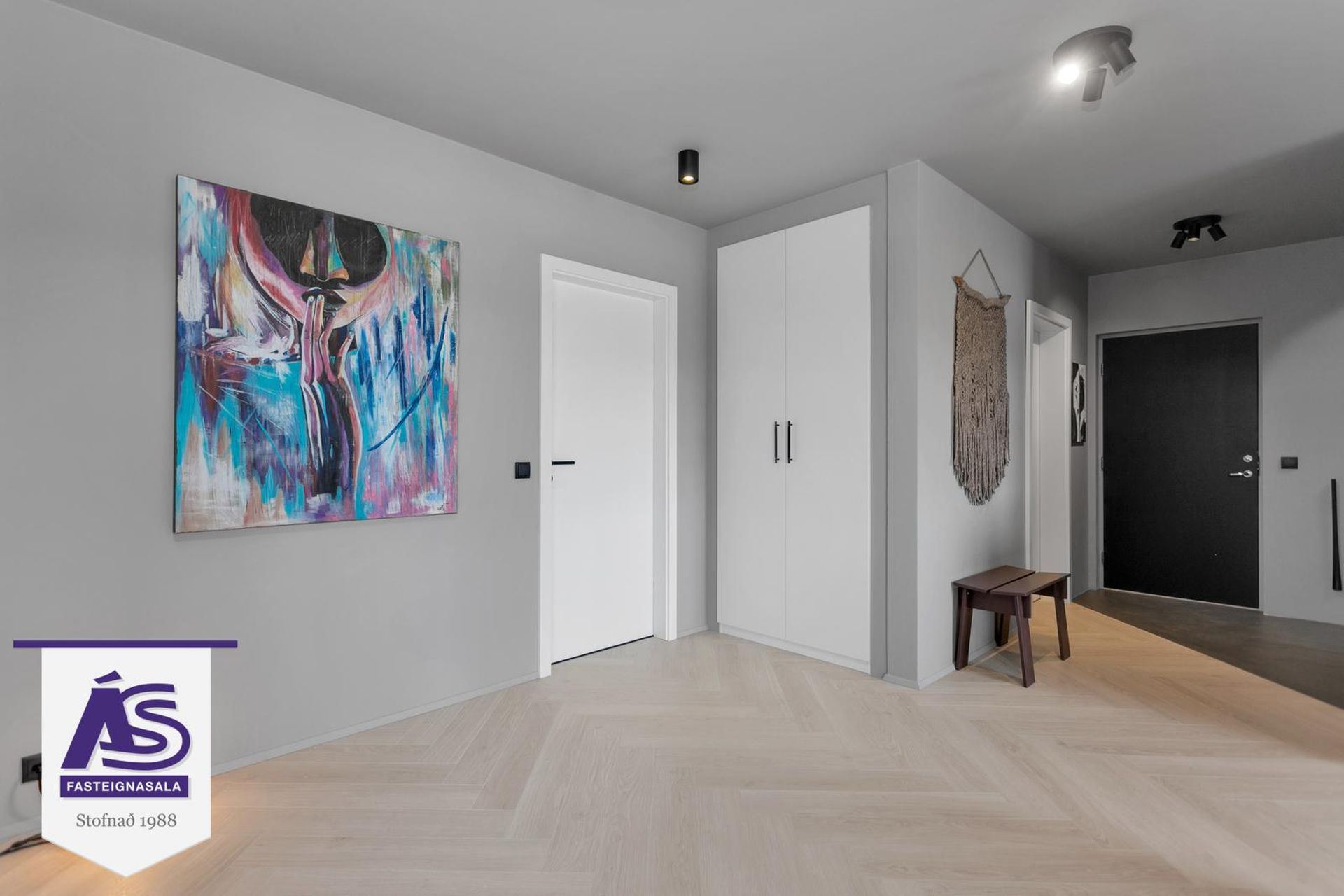 Traðarberg 23, 221 Hafnarfjörður