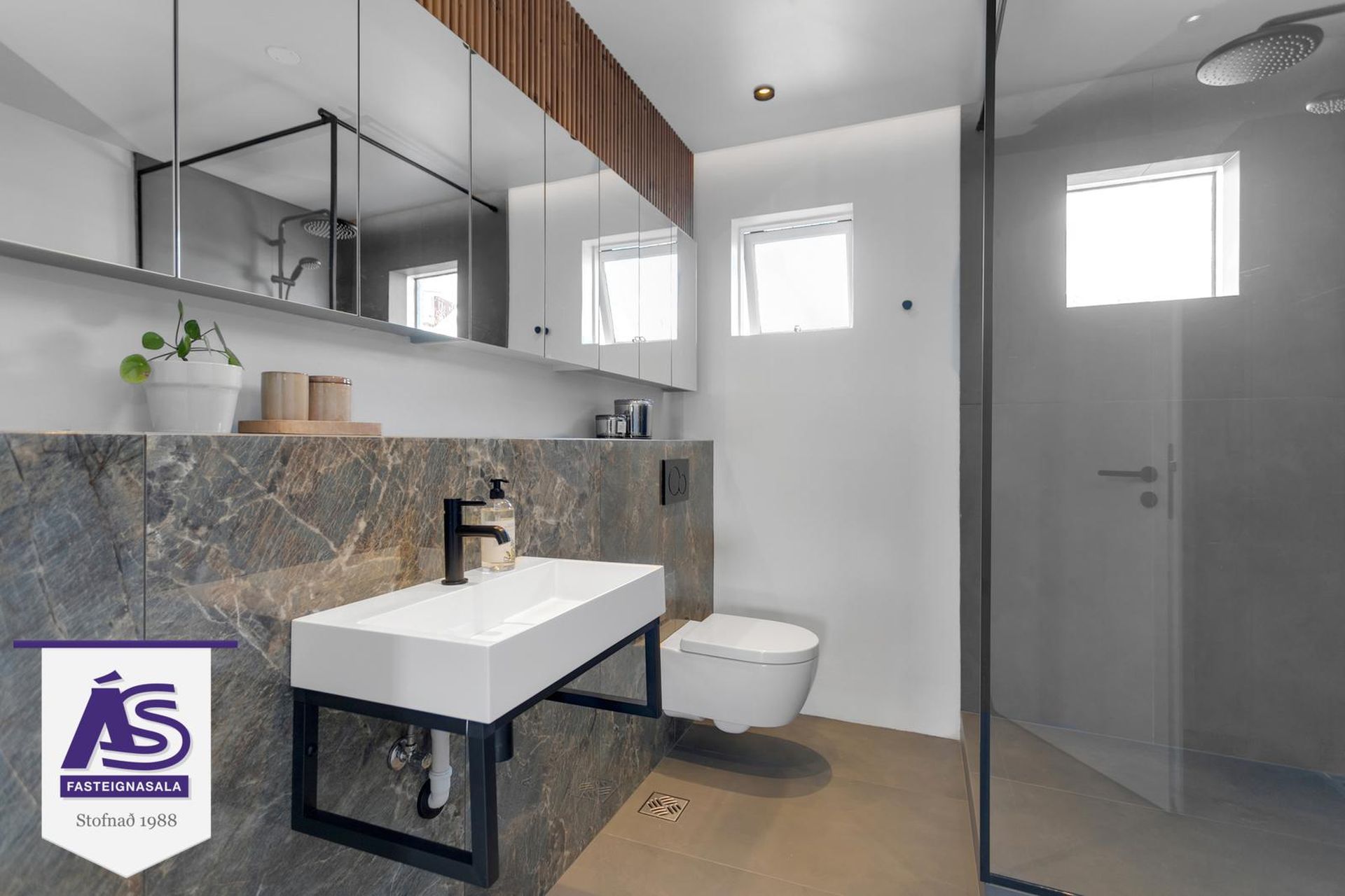 Traðarberg 23, 221 Hafnarfjörður