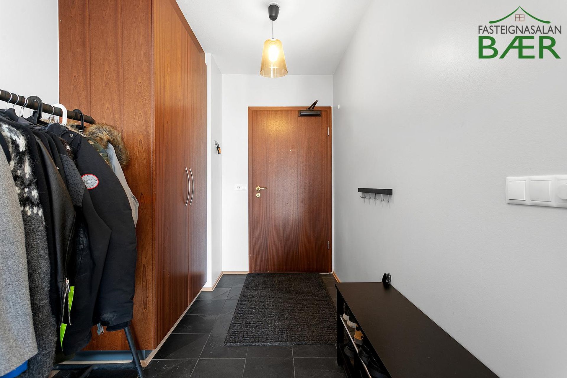 Kristnibraut 79, 113 Reykjavík