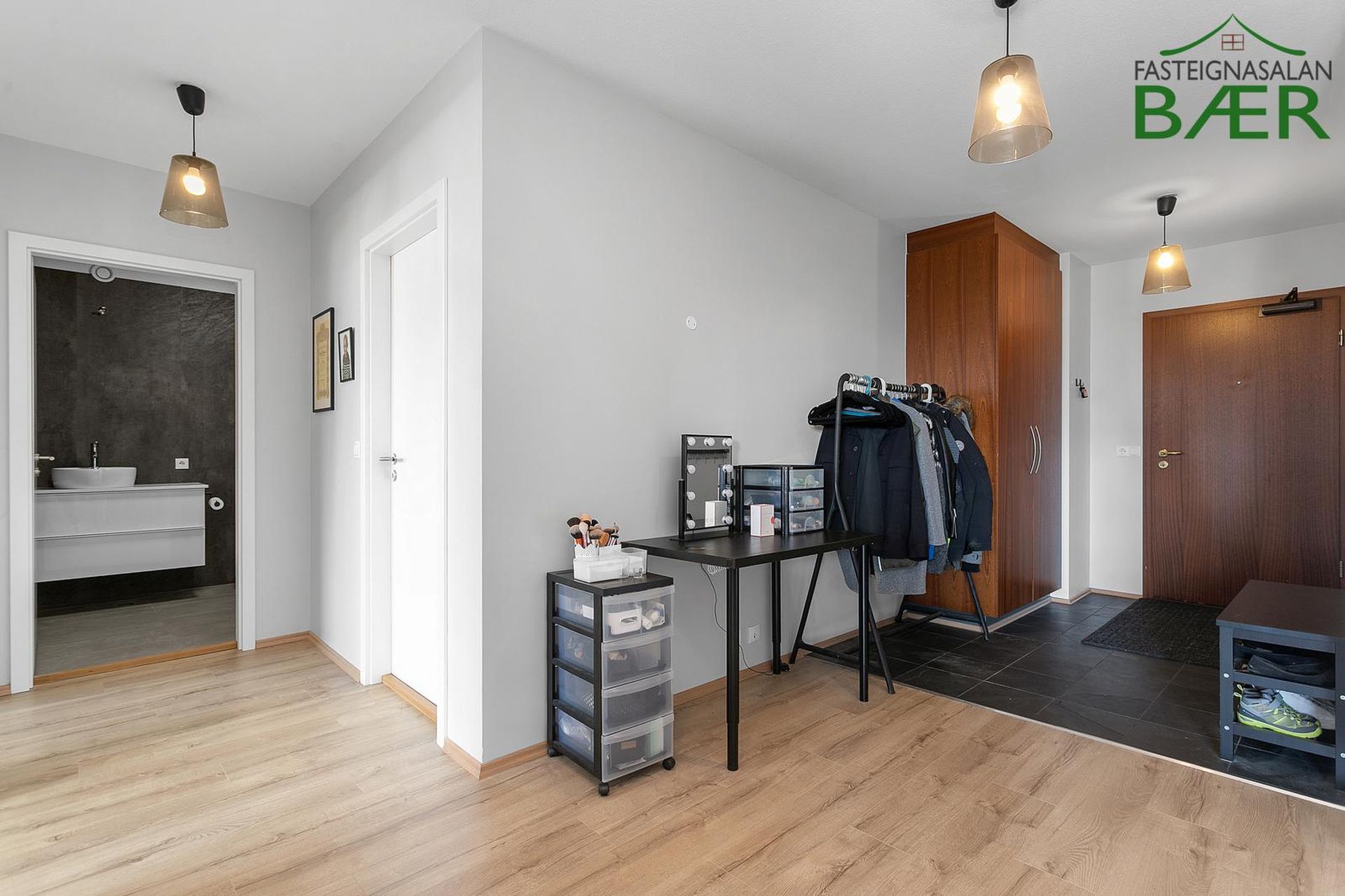 Kristnibraut 79, 113 Reykjavík
