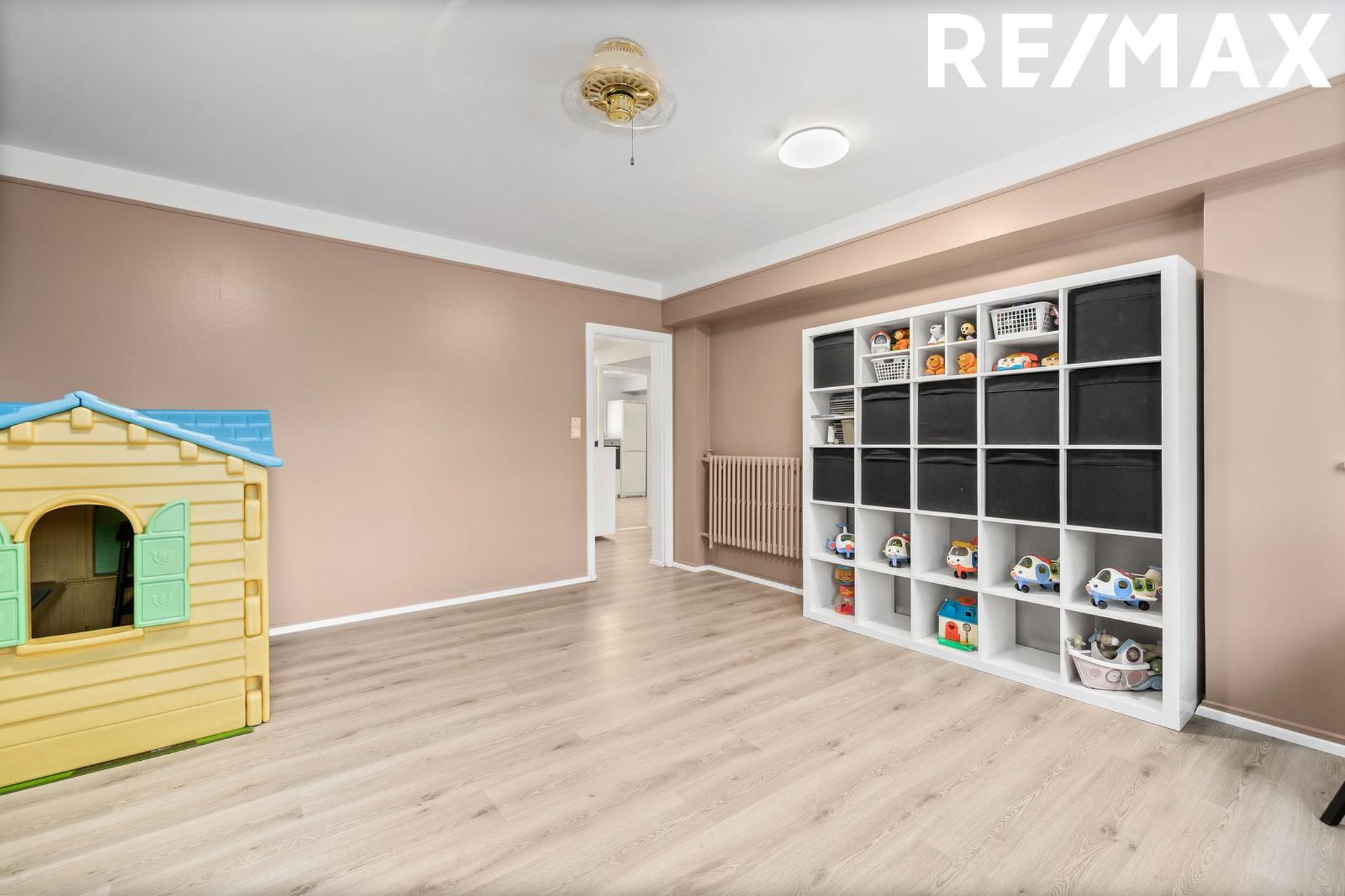 Grettisgata 96, 105 Reykjavík