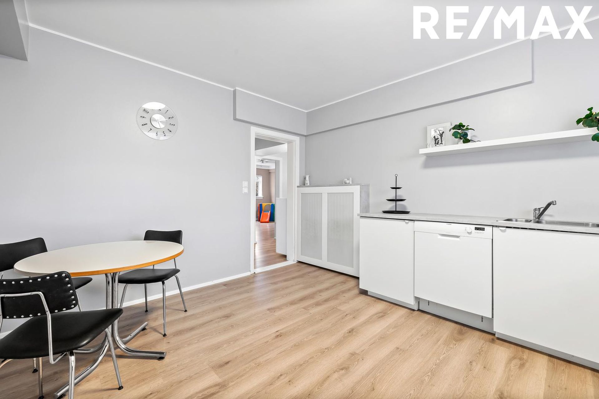 Grettisgata 96, 105 Reykjavík