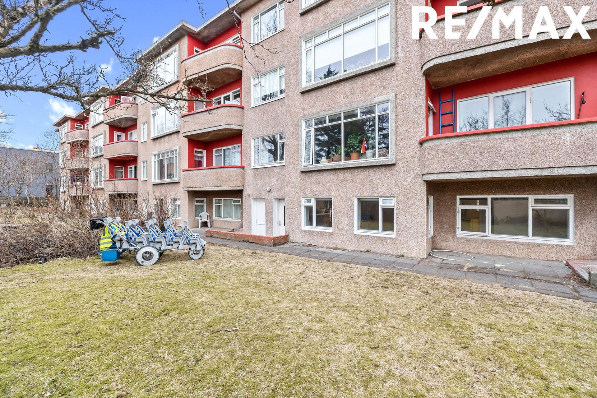 Grettisgata 96, 105 Reykjavík