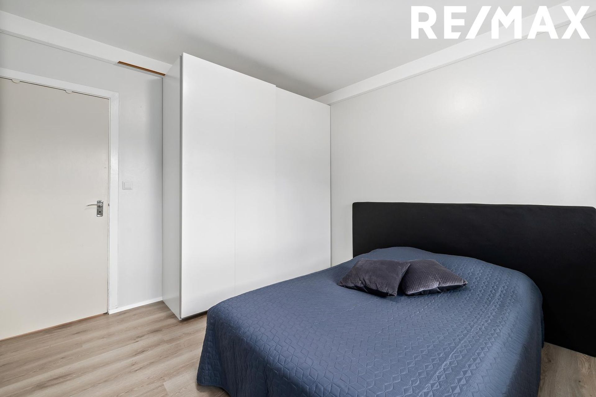 Grettisgata 96, 105 Reykjavík