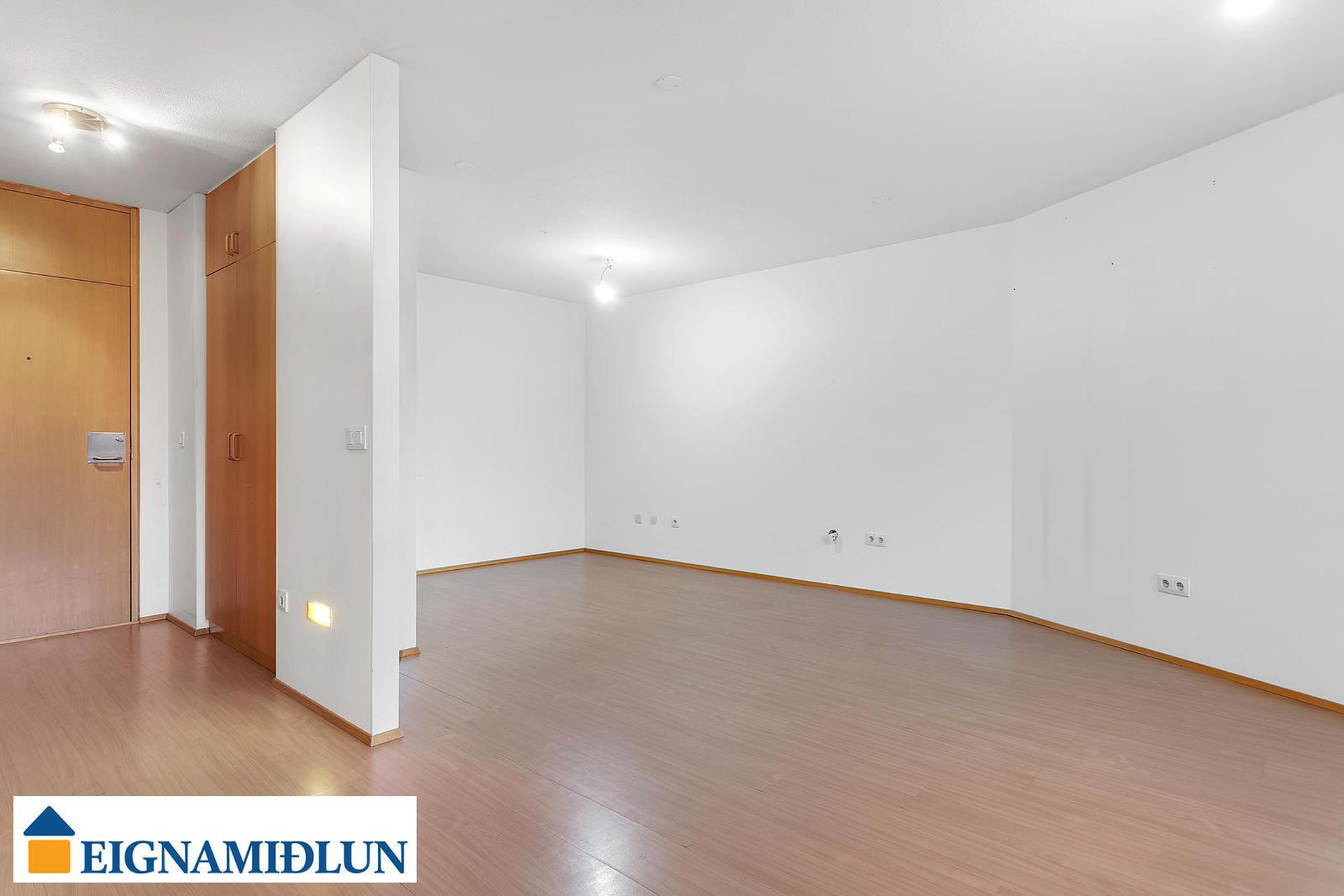 Hvassaleiti 56, 103 Reykjavík