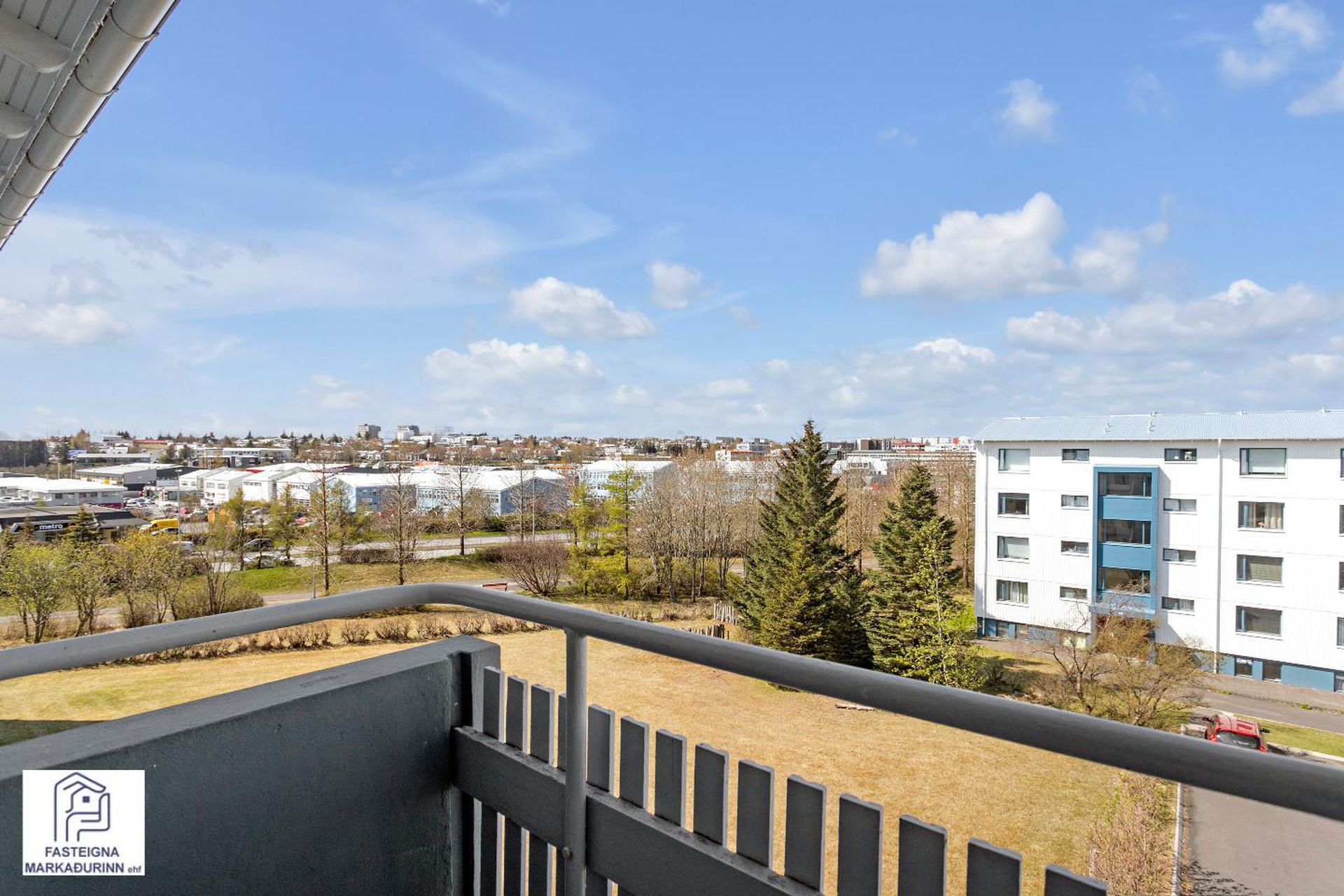 Gnoðarvogur 38, 104 Reykjavík