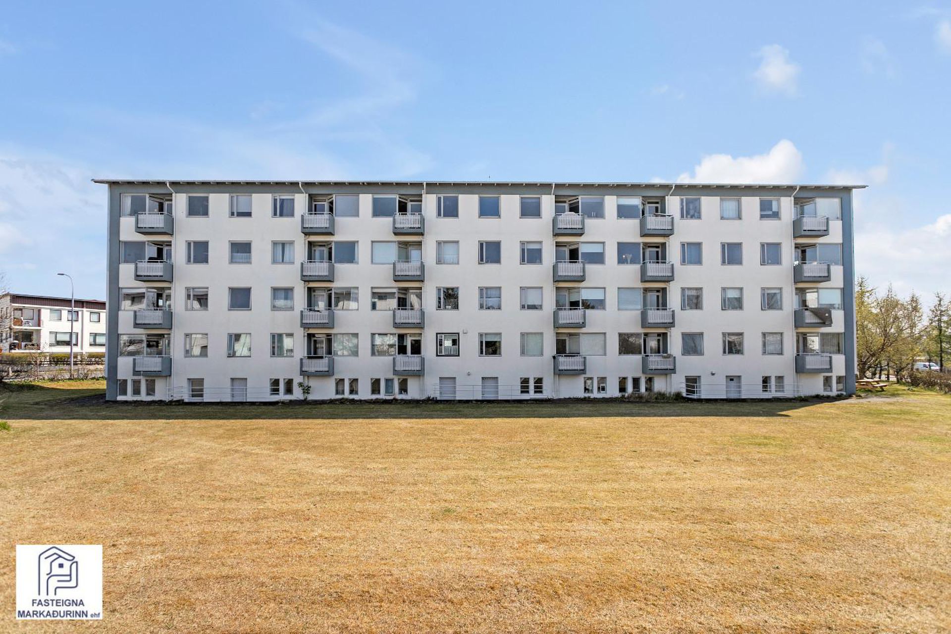 Gnoðarvogur 38, 104 Reykjavík