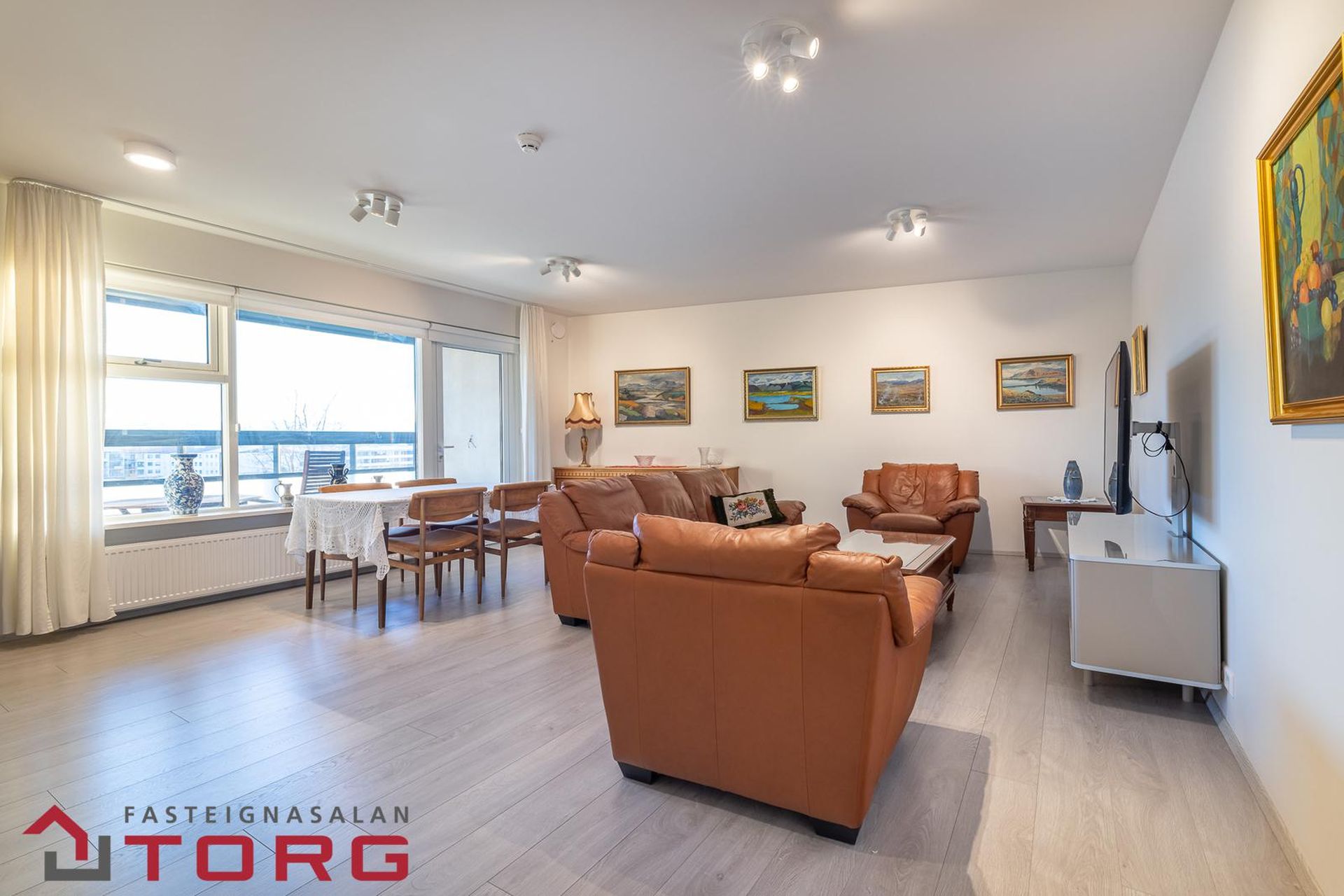 Hraunbær 103, 110 Reykjavík