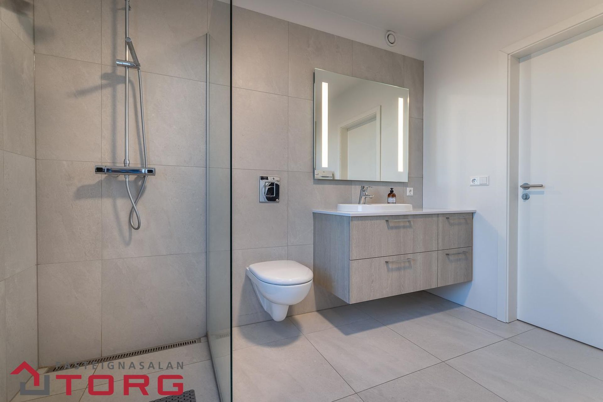 Hraunbær 103, 110 Reykjavík