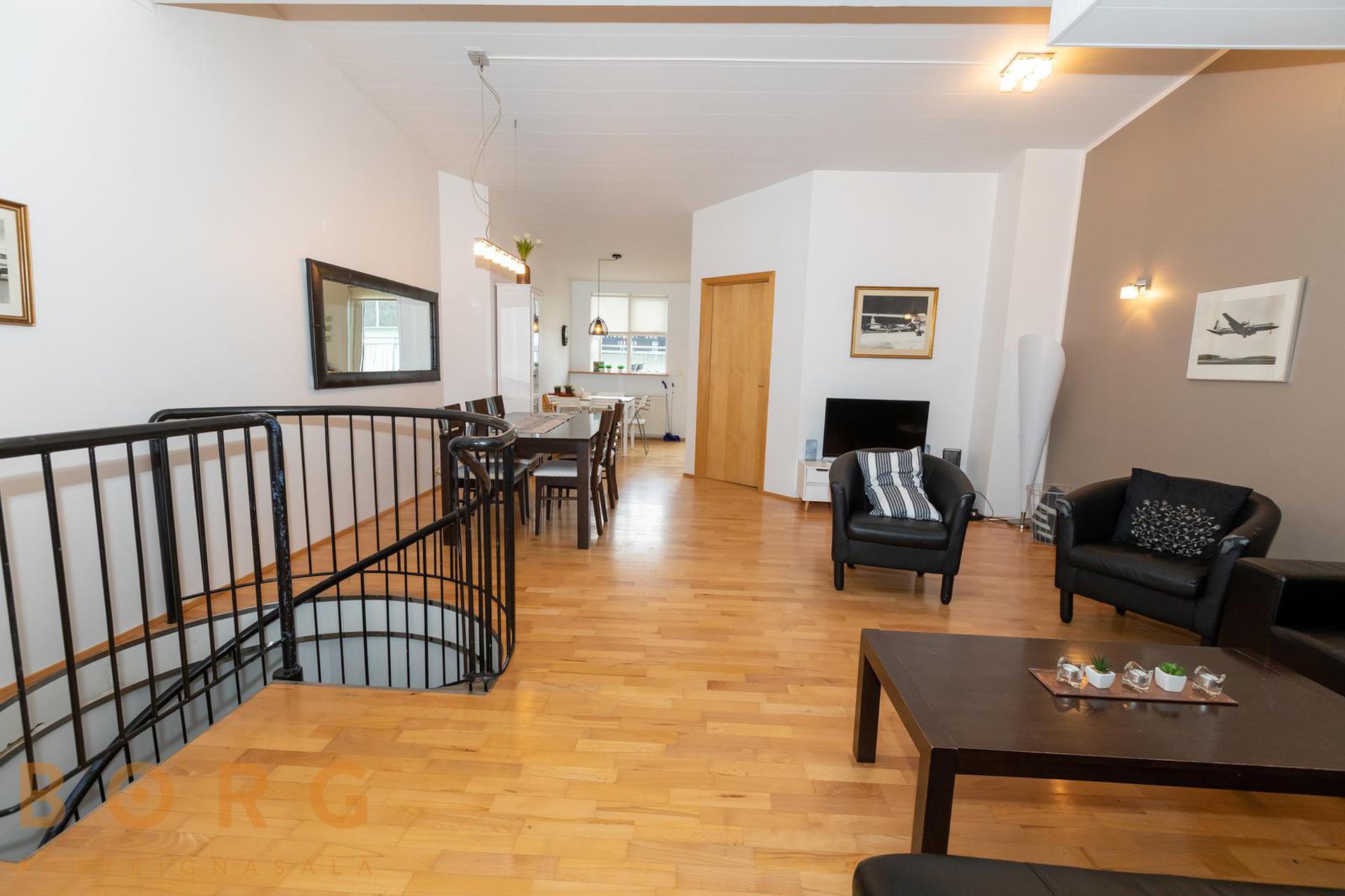 Hafnarstræti 100, 600 Akureyri