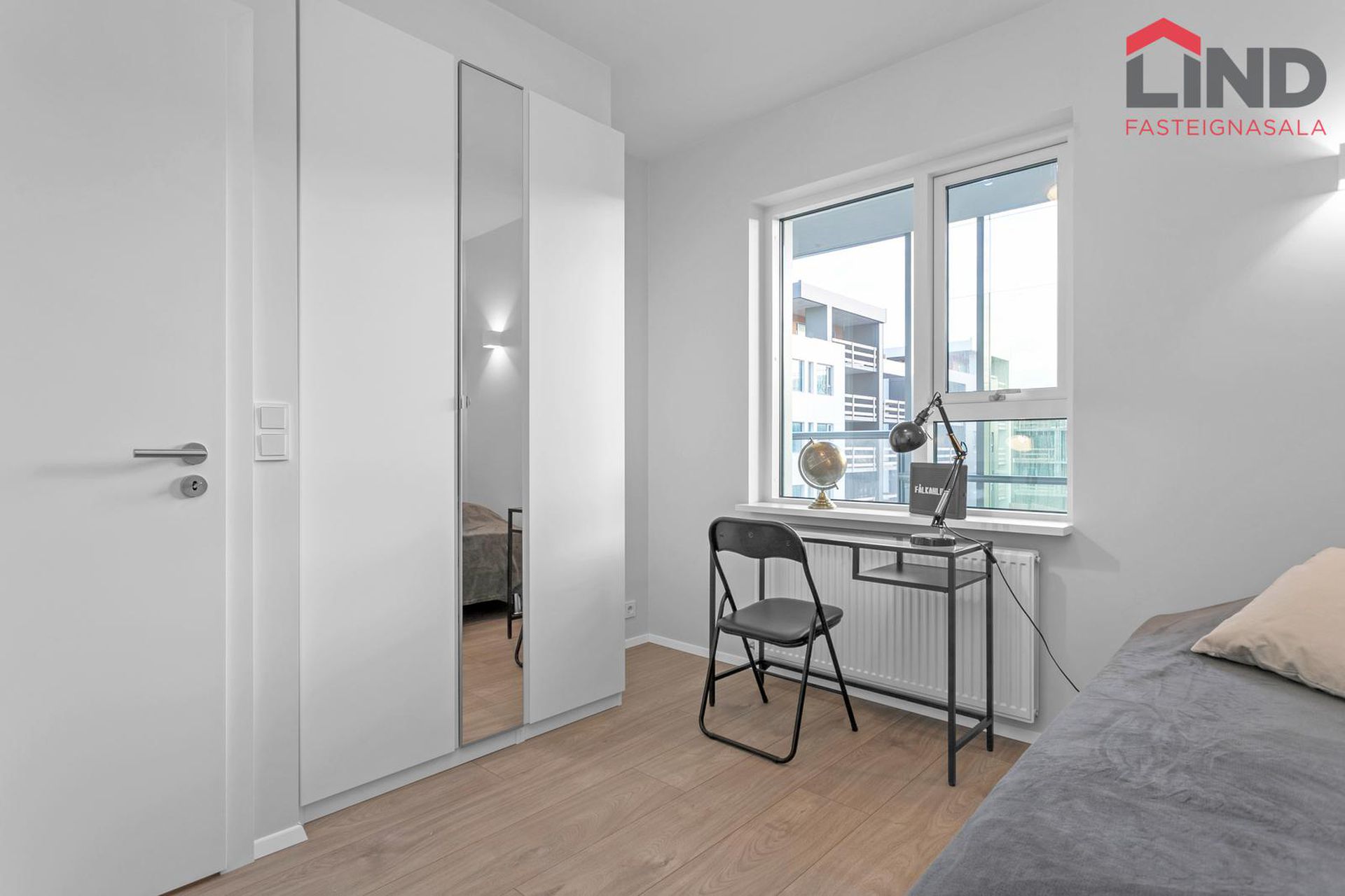 Smyrilshlíð 12, 102 Reykjavík