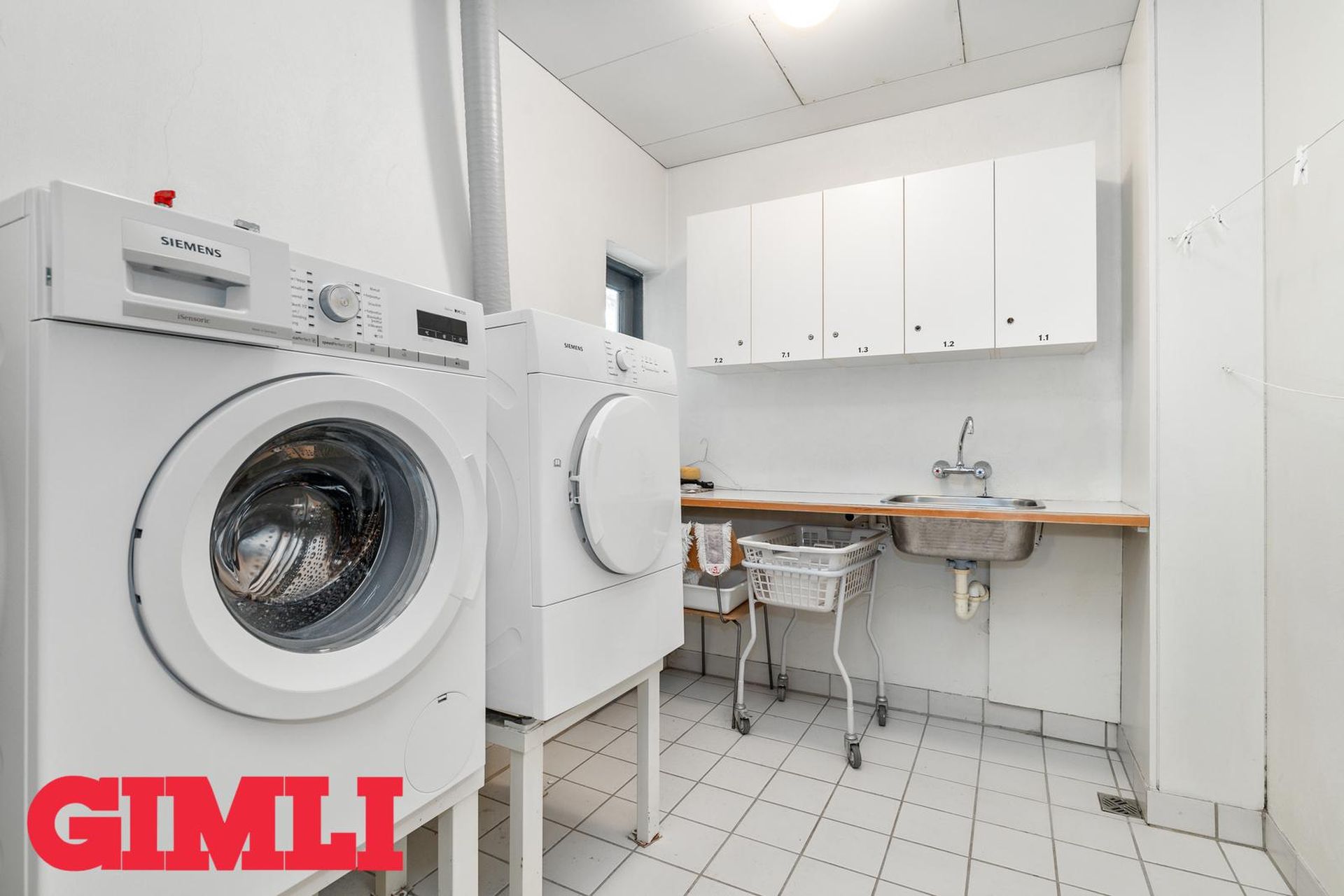 Hvassaleiti 56, 103 Reykjavík