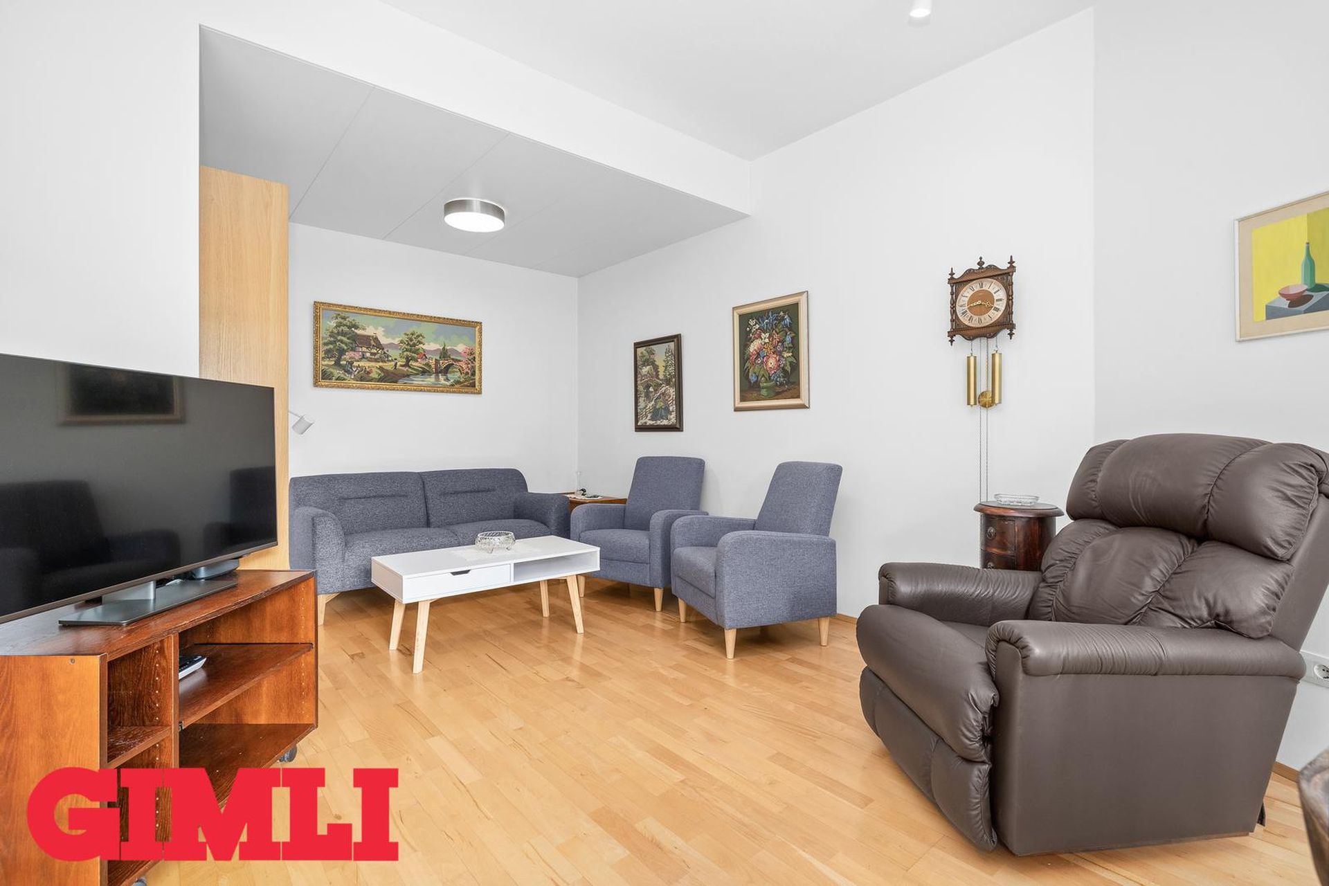 Hvassaleiti 56, 103 Reykjavík