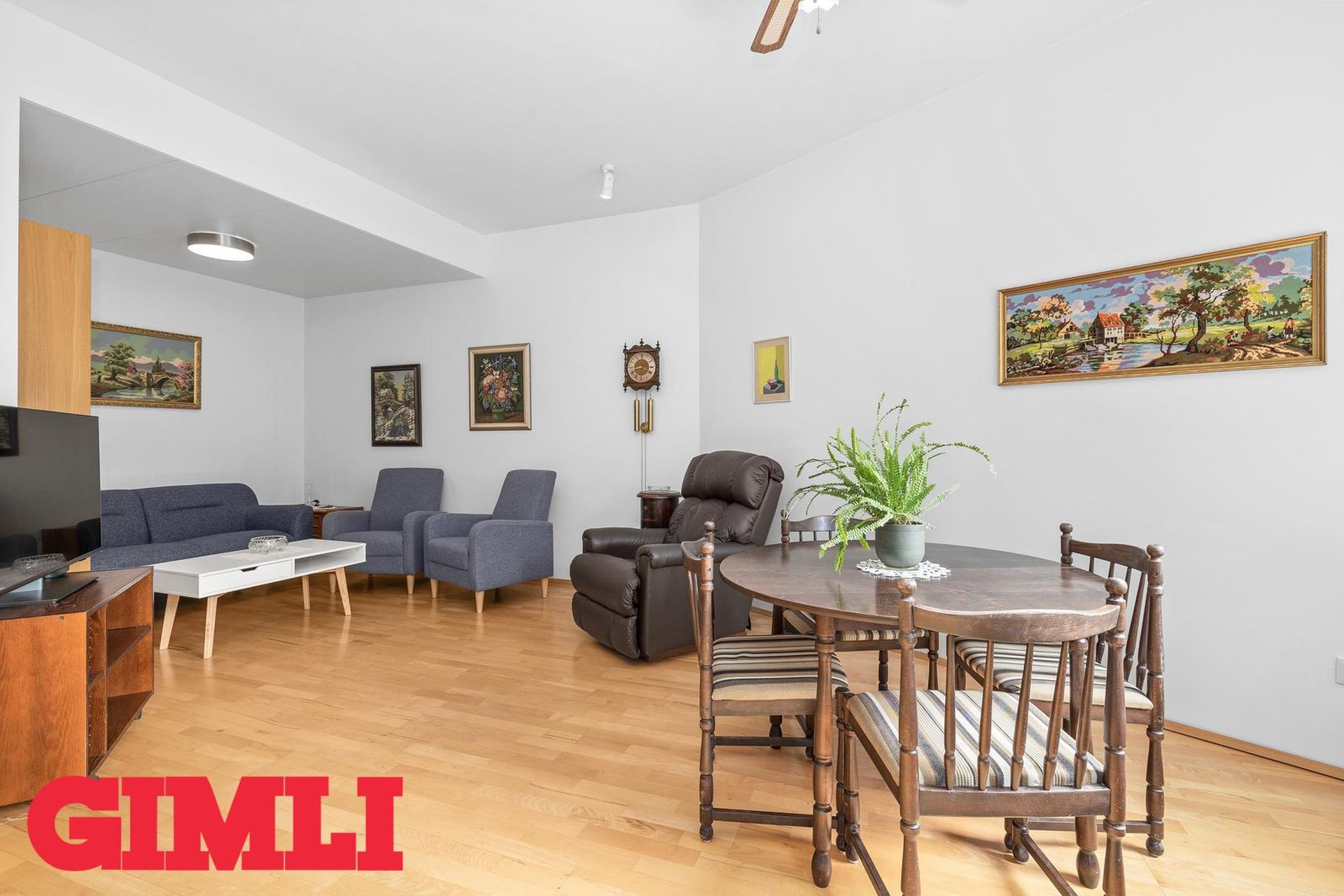 Hvassaleiti 56, 103 Reykjavík