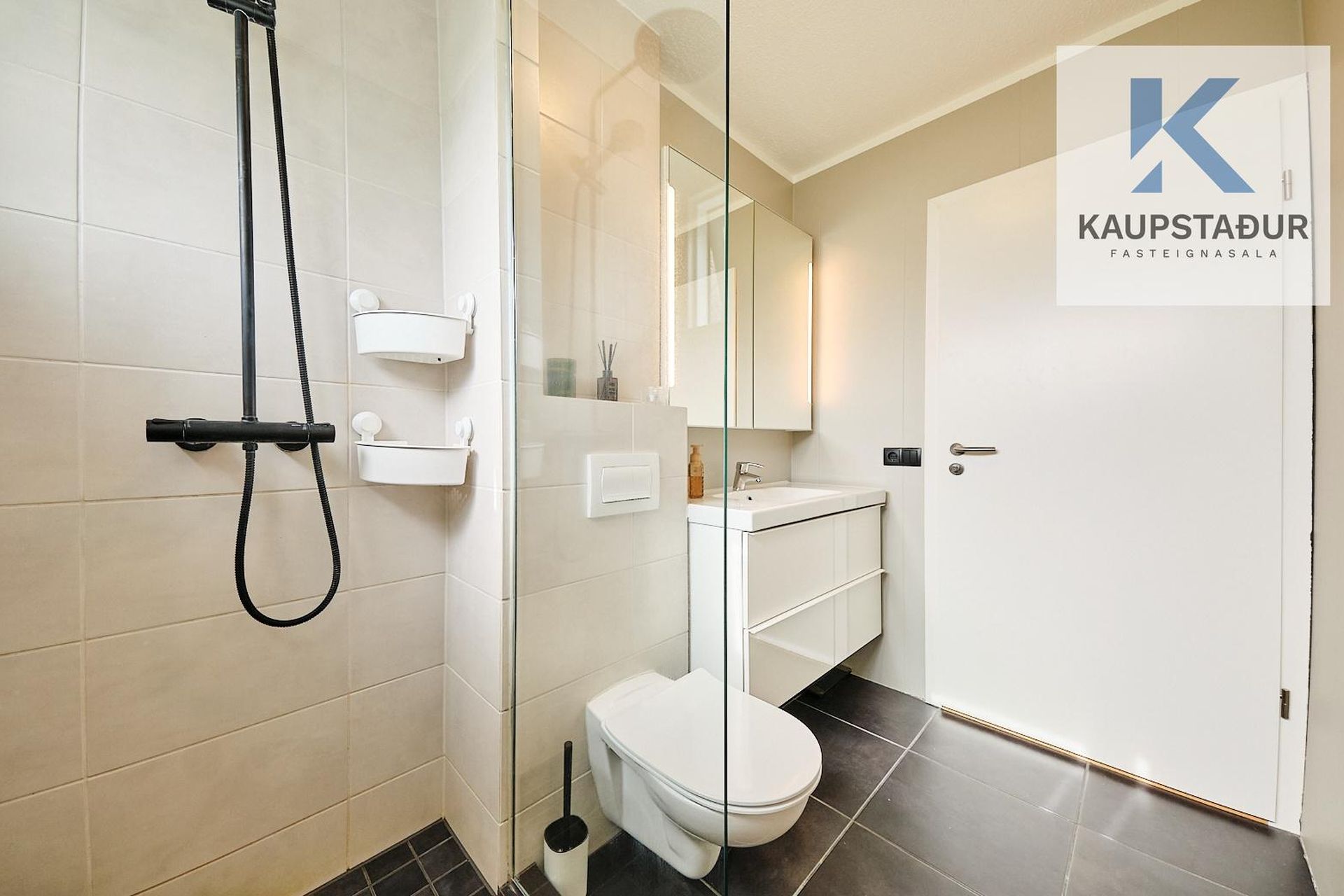 Vallarás 5 - 0206, 110 Reykjavík