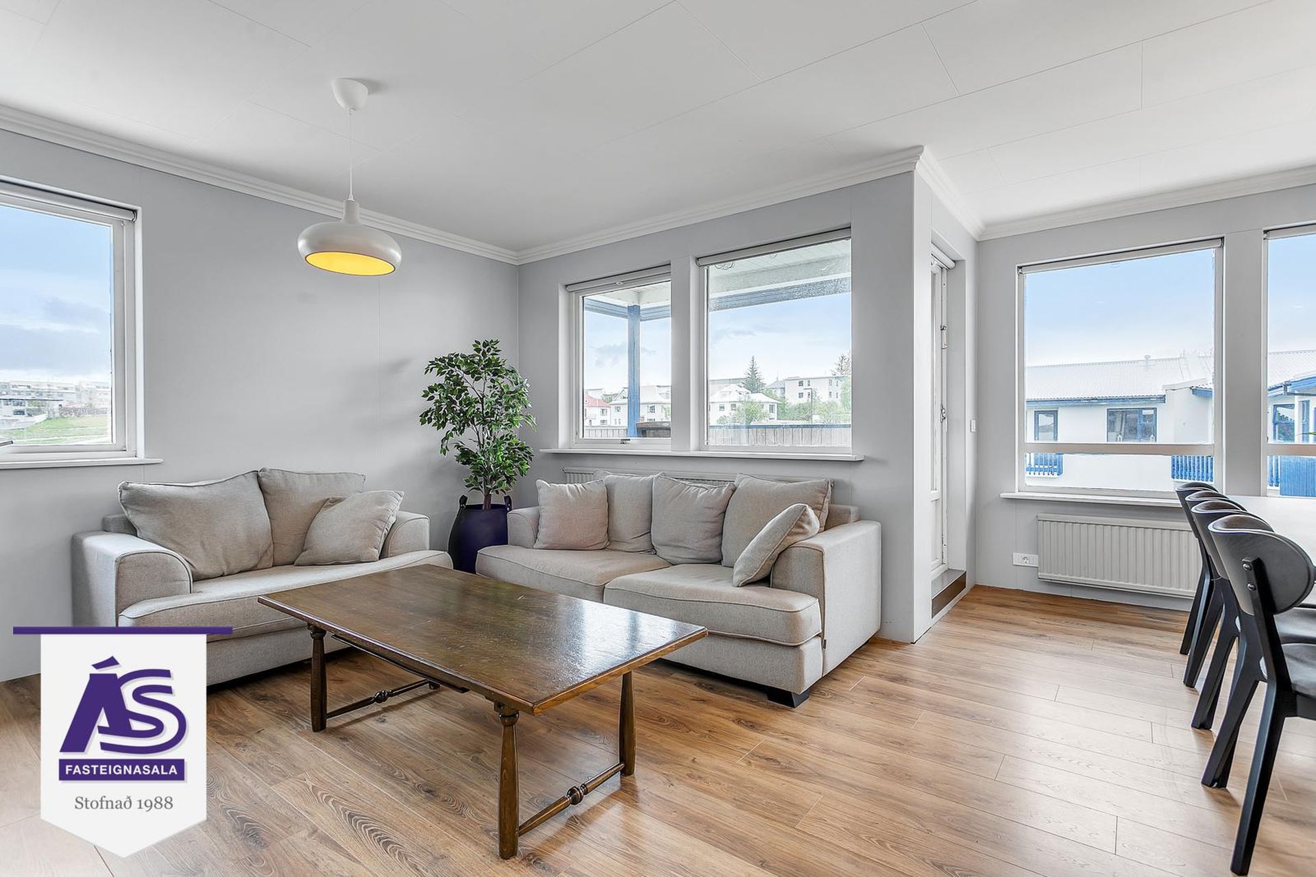 Smárabarð 2, 220 Hafnarfjörður