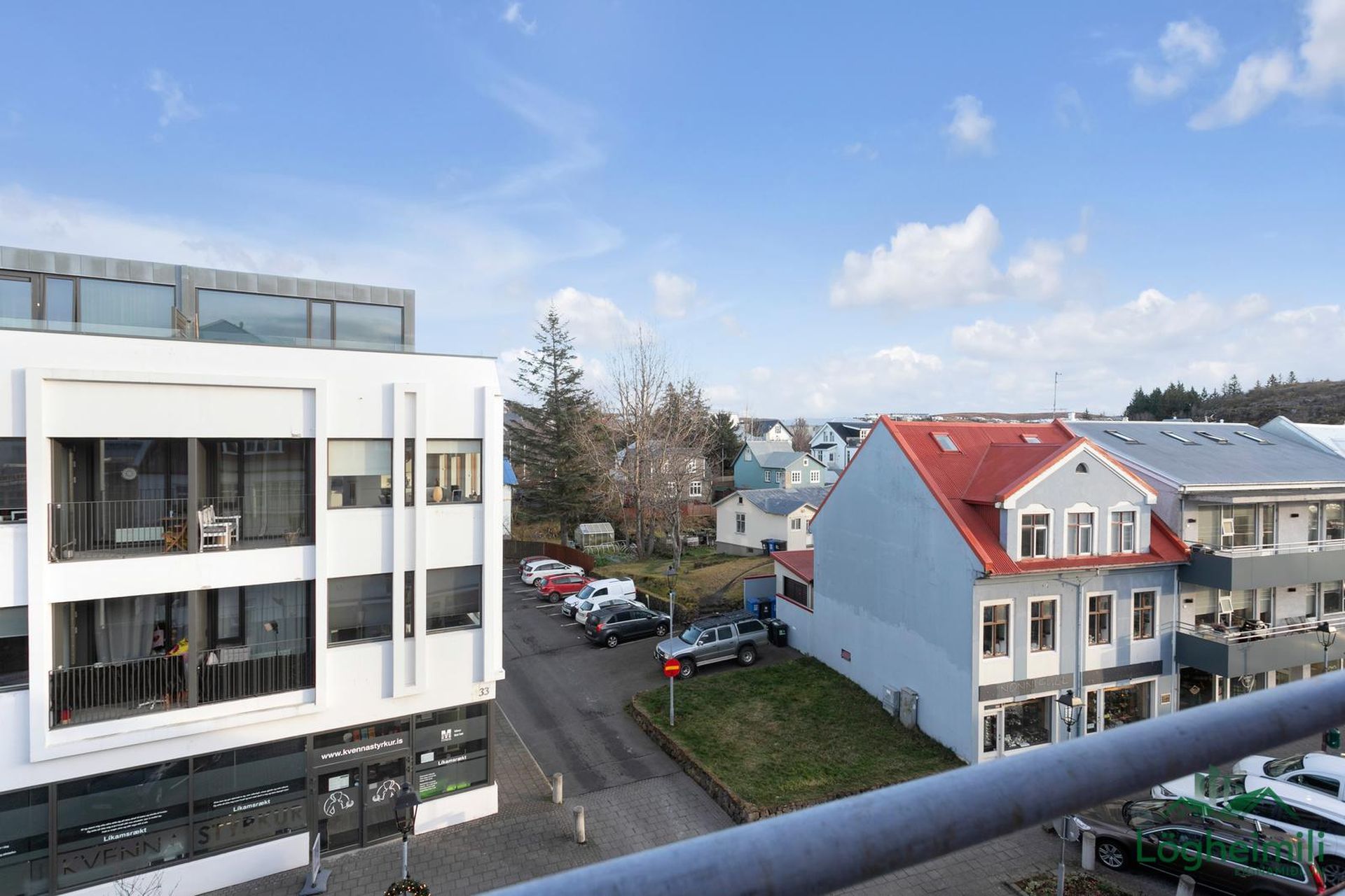 Strandgata 32, 220 Hafnarfjörður