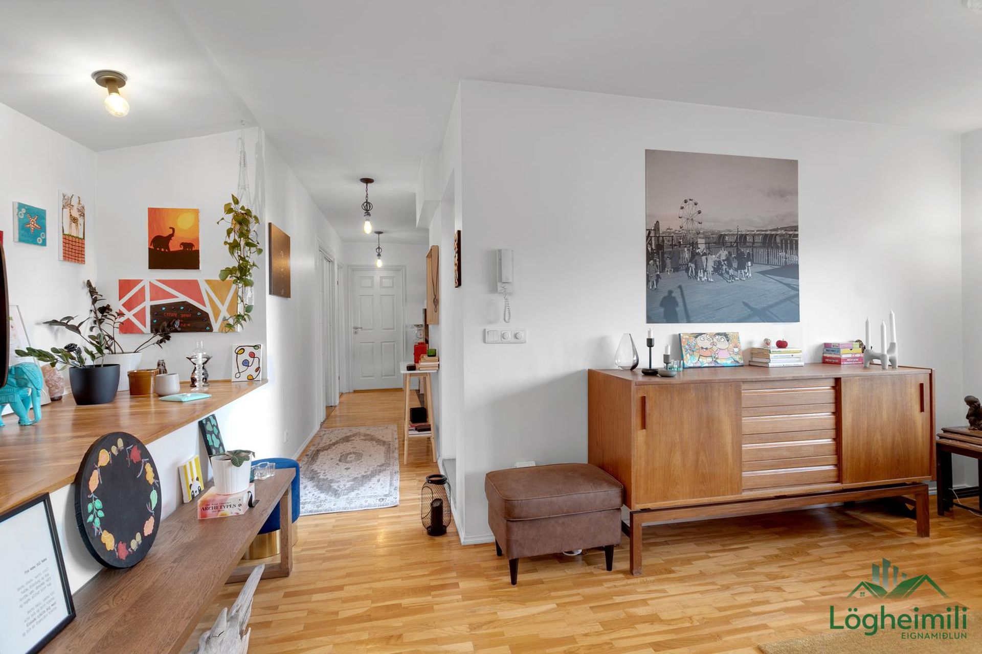 Strandgata 32, 220 Hafnarfjörður