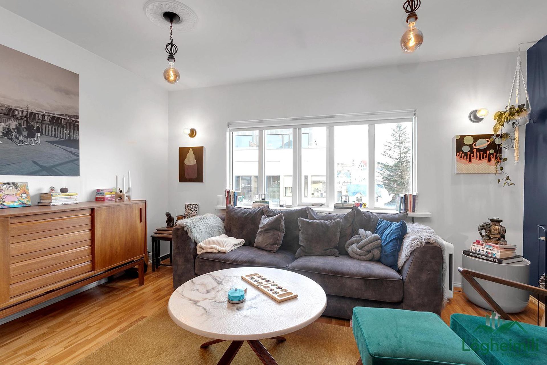 Strandgata 32, 220 Hafnarfjörður