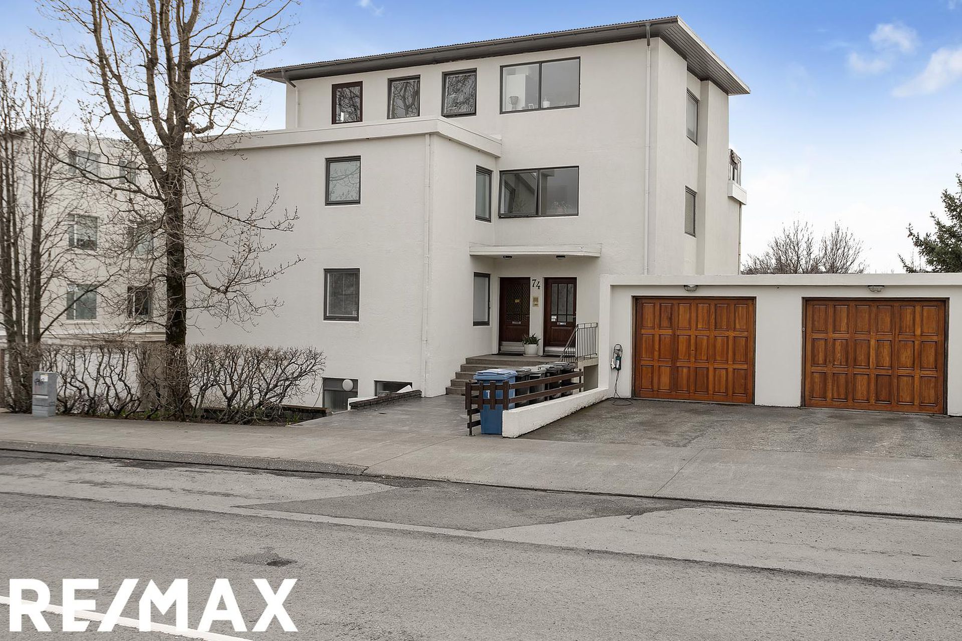 Gnoðarvogur 74, 104 Reykjavík