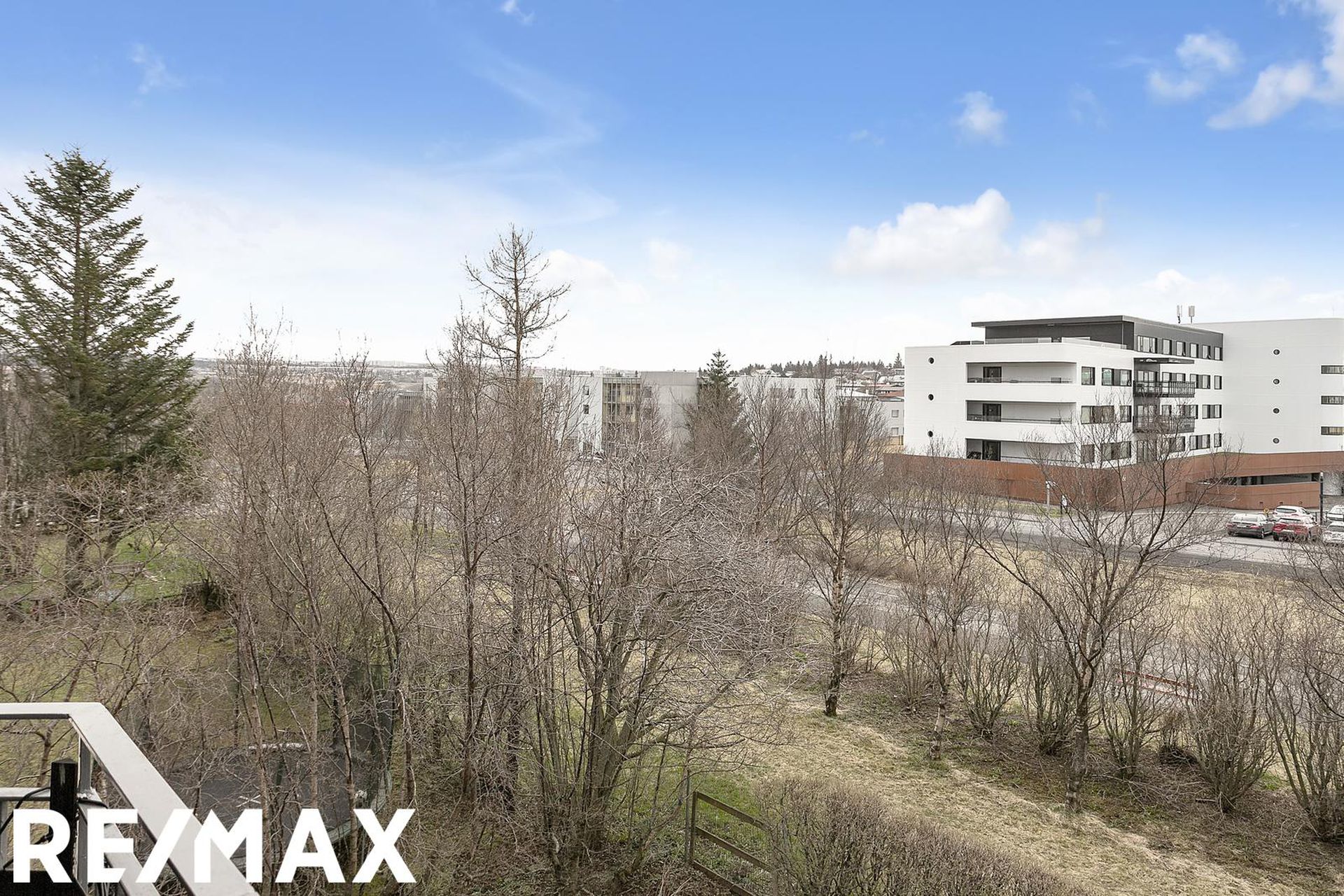 Gnoðarvogur 74, 104 Reykjavík